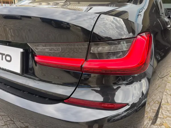 BMW 320 d Pack M Auto 27