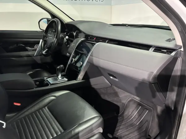 Land Rover Discovery Sport 1.5 I3 P300e AWD R-Dynamic SE 10