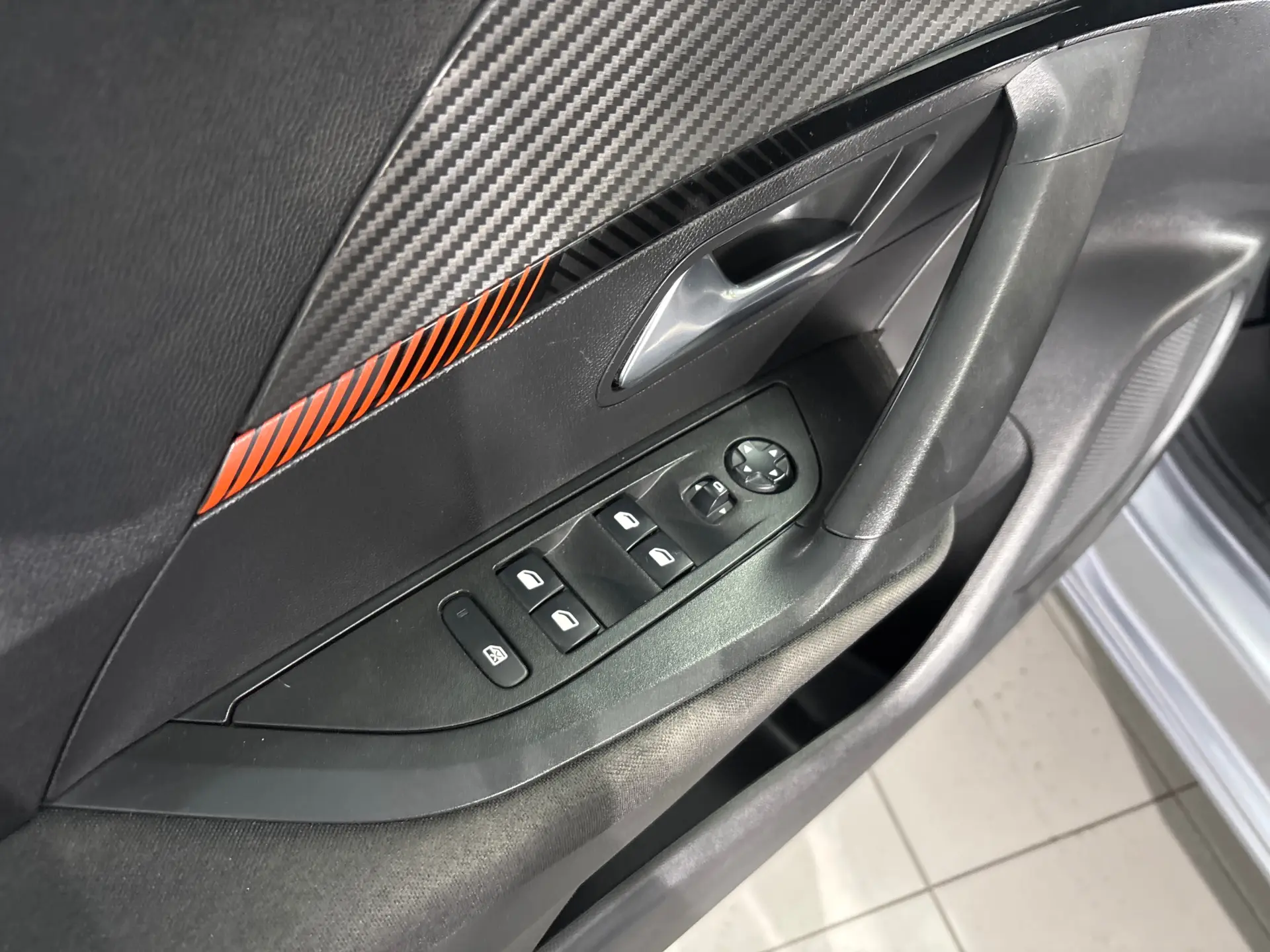 Peugeot 2008 1.2 PureTech Active 25