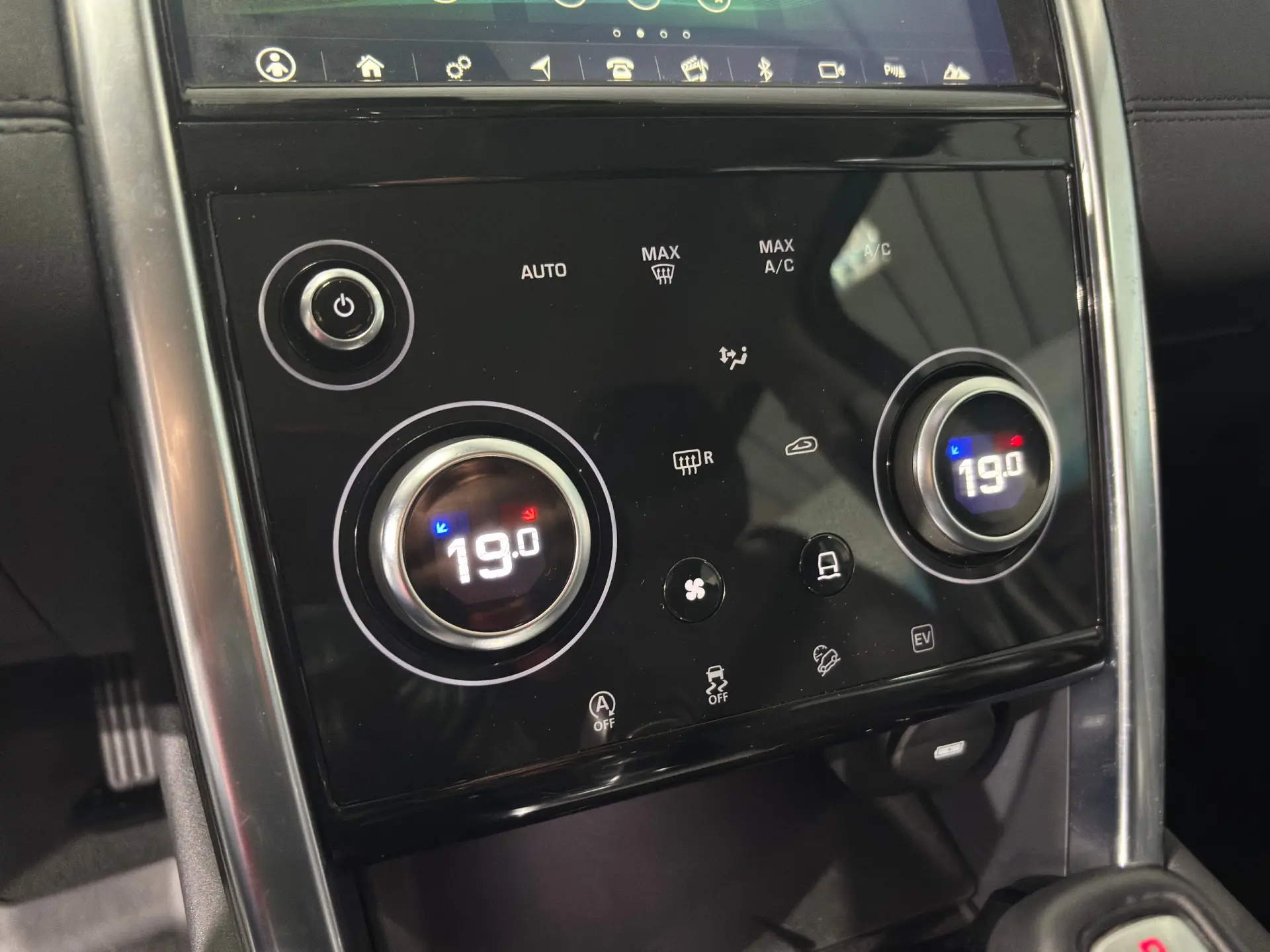 Land Rover Discovery Sport 1.5 I3 P300e AWD R-Dynamic SE 15