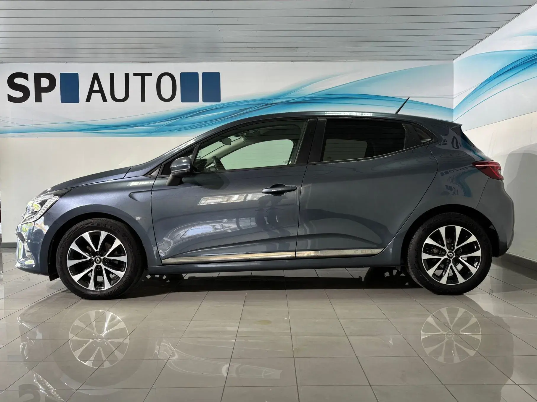 Renault Clio 1.0 TCe Intens Bi-Fuel 4