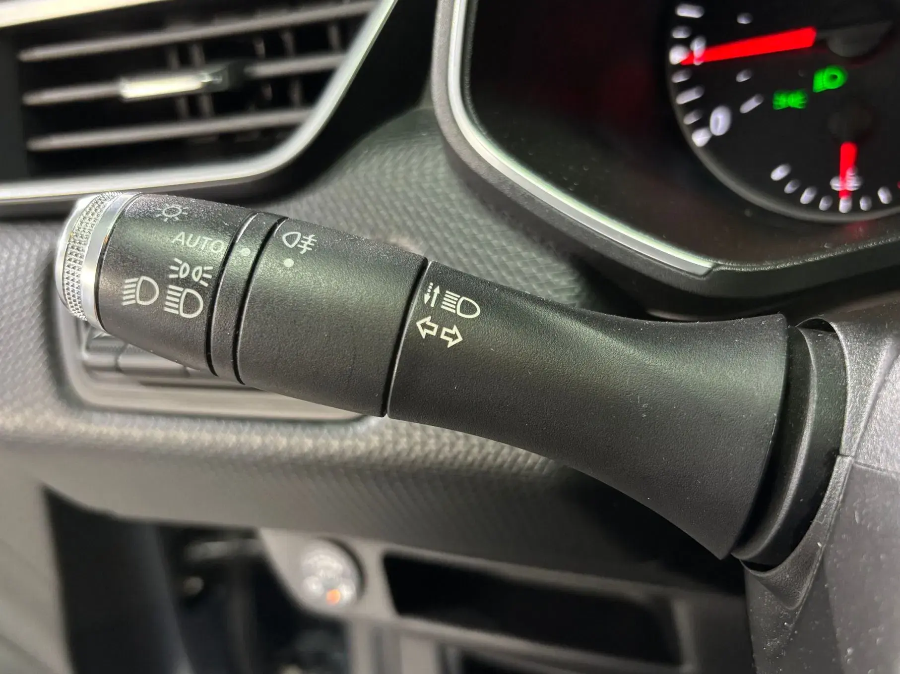 Renault Clio 1.0 TCe Intens Bi-Fuel 19