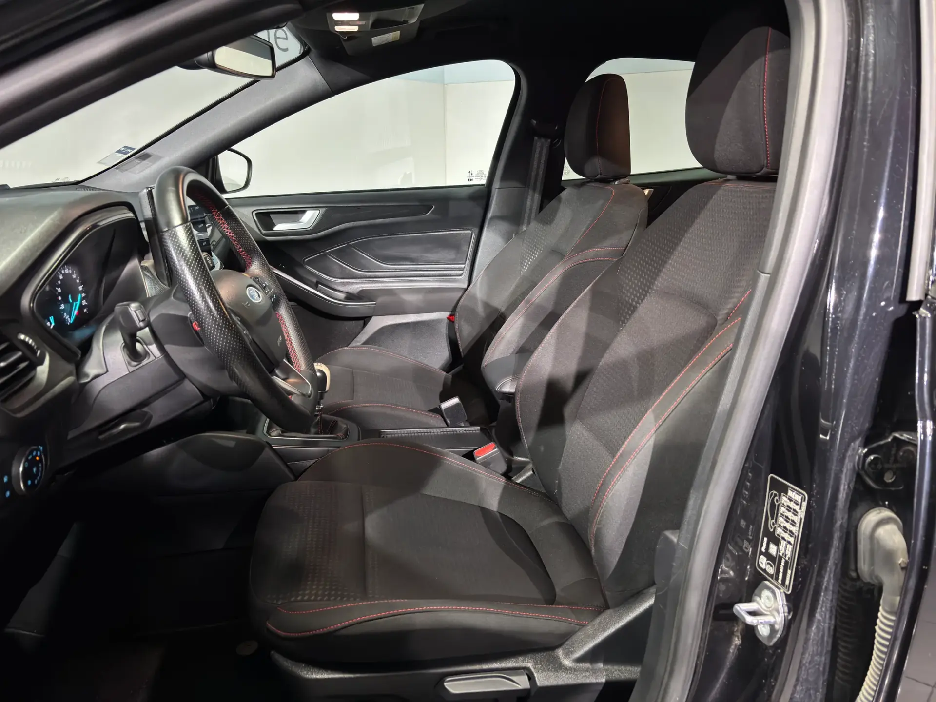 Ford Focus 1.0 EcoBoost MHEV ST-Line 7