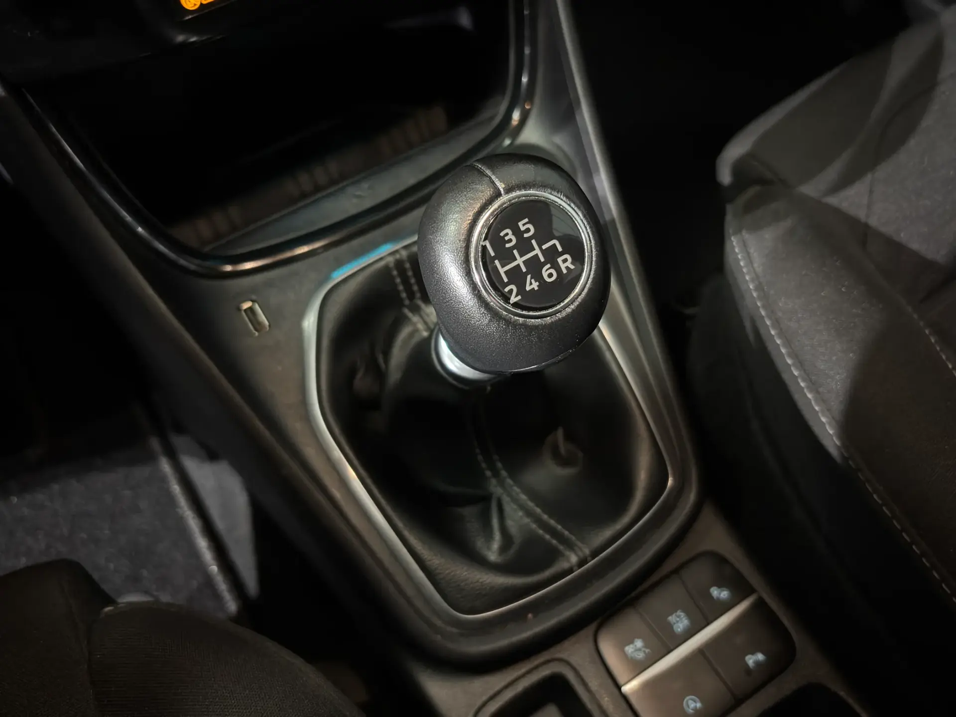 Ford Puma 1.0 EcoBoost MHEV Titanium Design 14