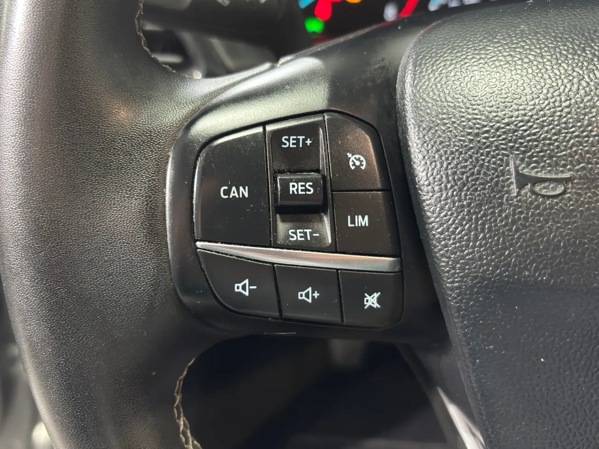 Ford Puma 1.0 EcoBoost MHEV Titanium Design 18