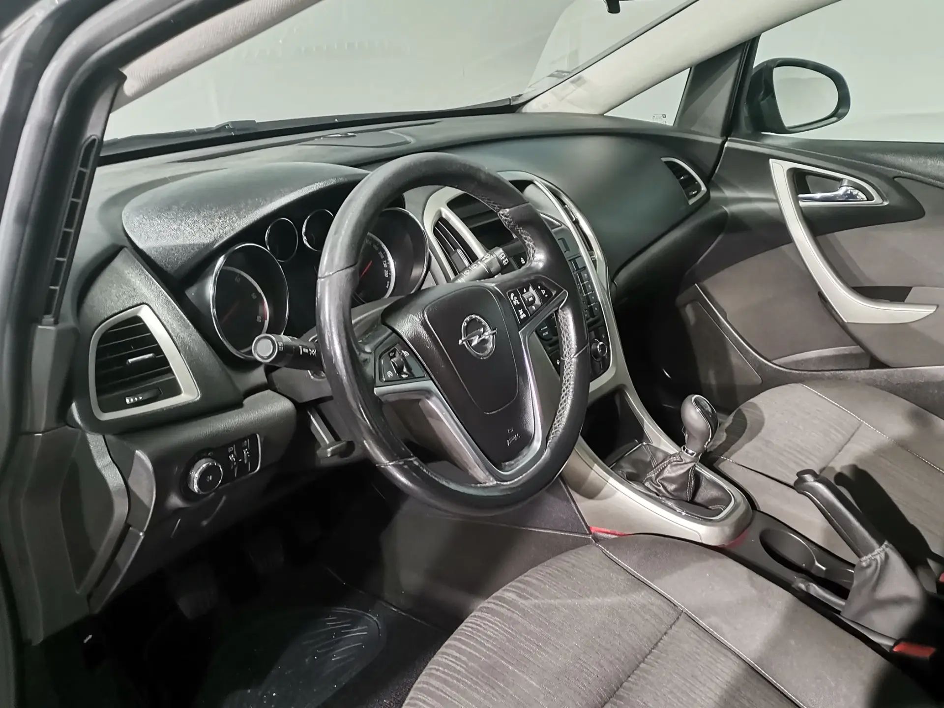 Opel Astra 1.3 CDTi Enjoy 8