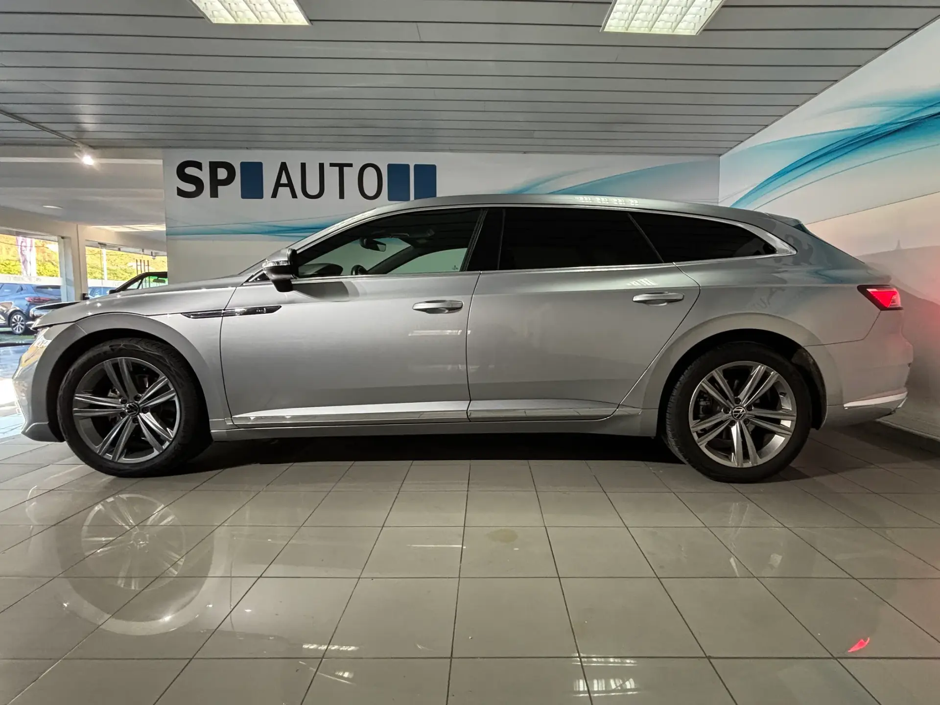 Volkswagen Arteon Shooting Brake 2.0 TDI R-Line DSG 4