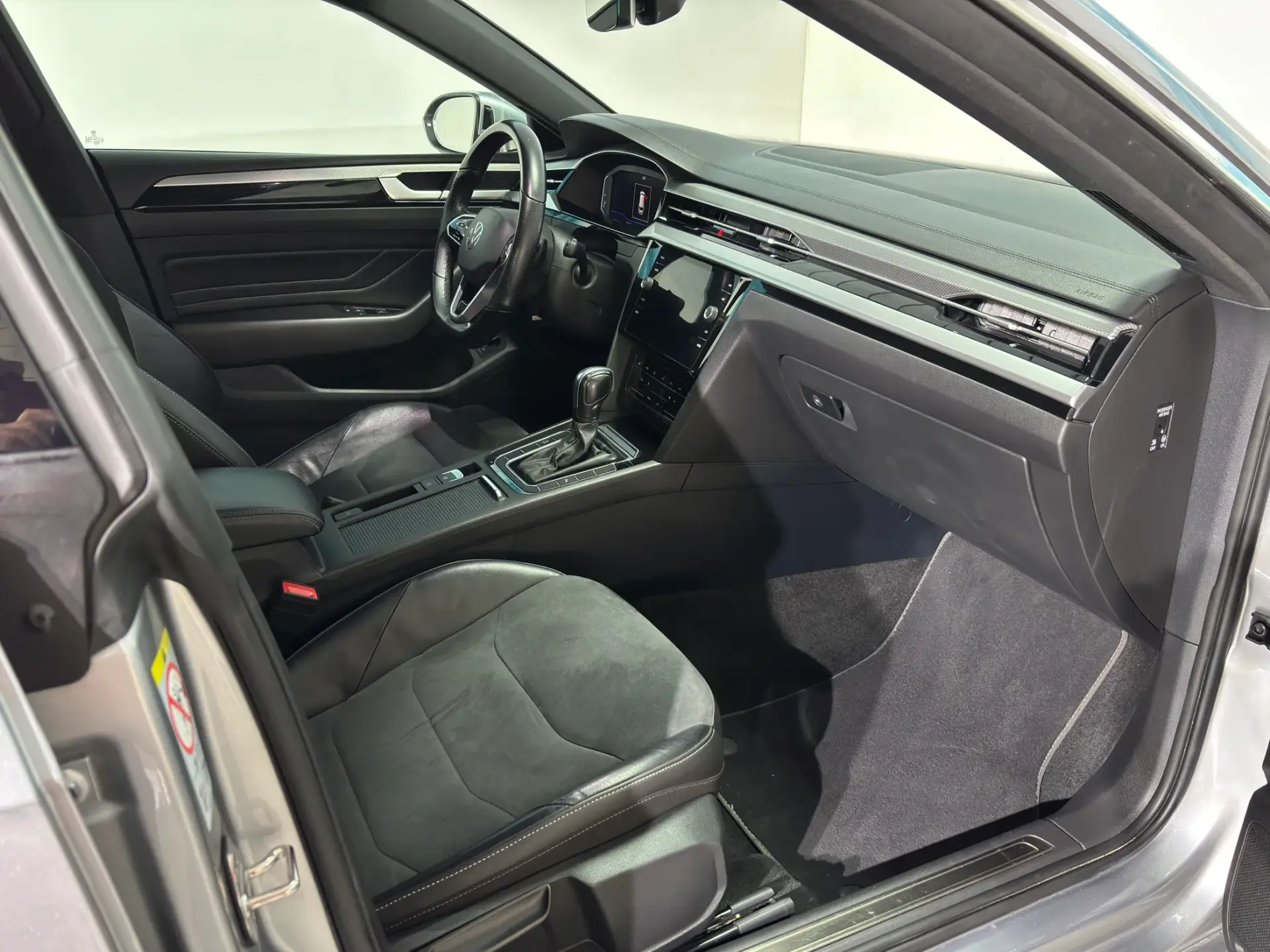 Volkswagen Arteon Shooting Brake 2.0 TDI R-Line DSG 10