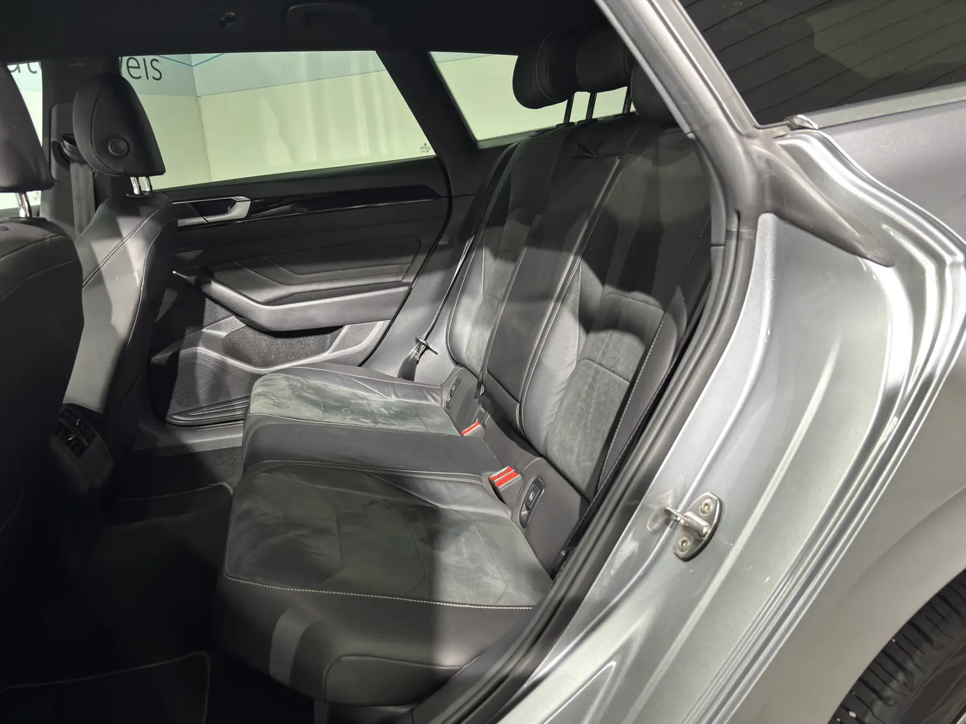 Volkswagen Arteon Shooting Brake 2.0 TDI R-Line DSG 11