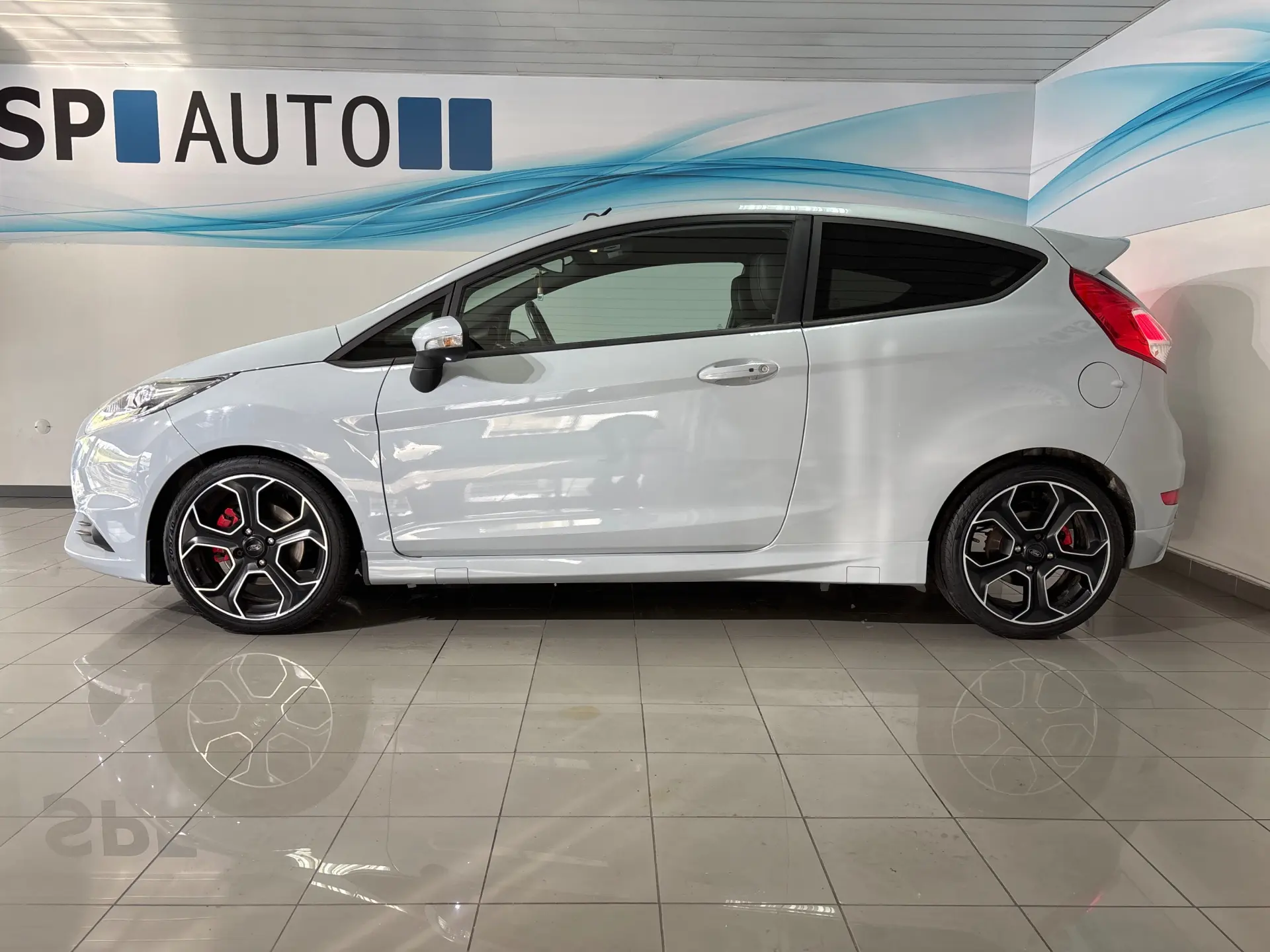 Ford Fiesta 1.6 EcoBoost ST200 4