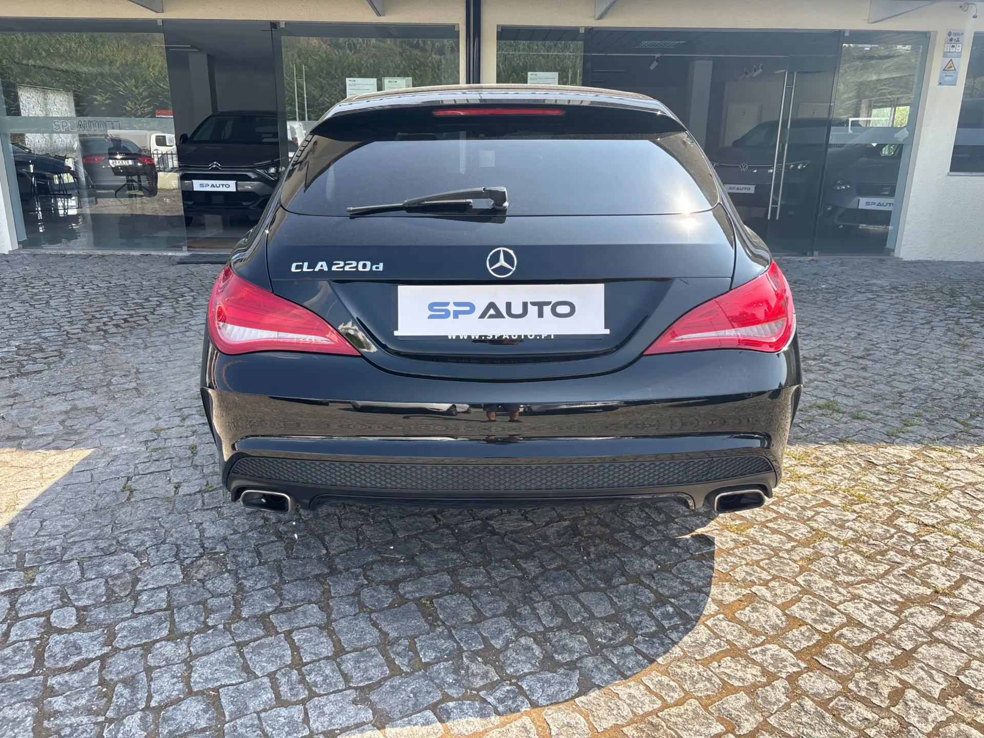 Mercedes-Benz CLA 220 d Shooting Brake AMG Line Aut. 5
