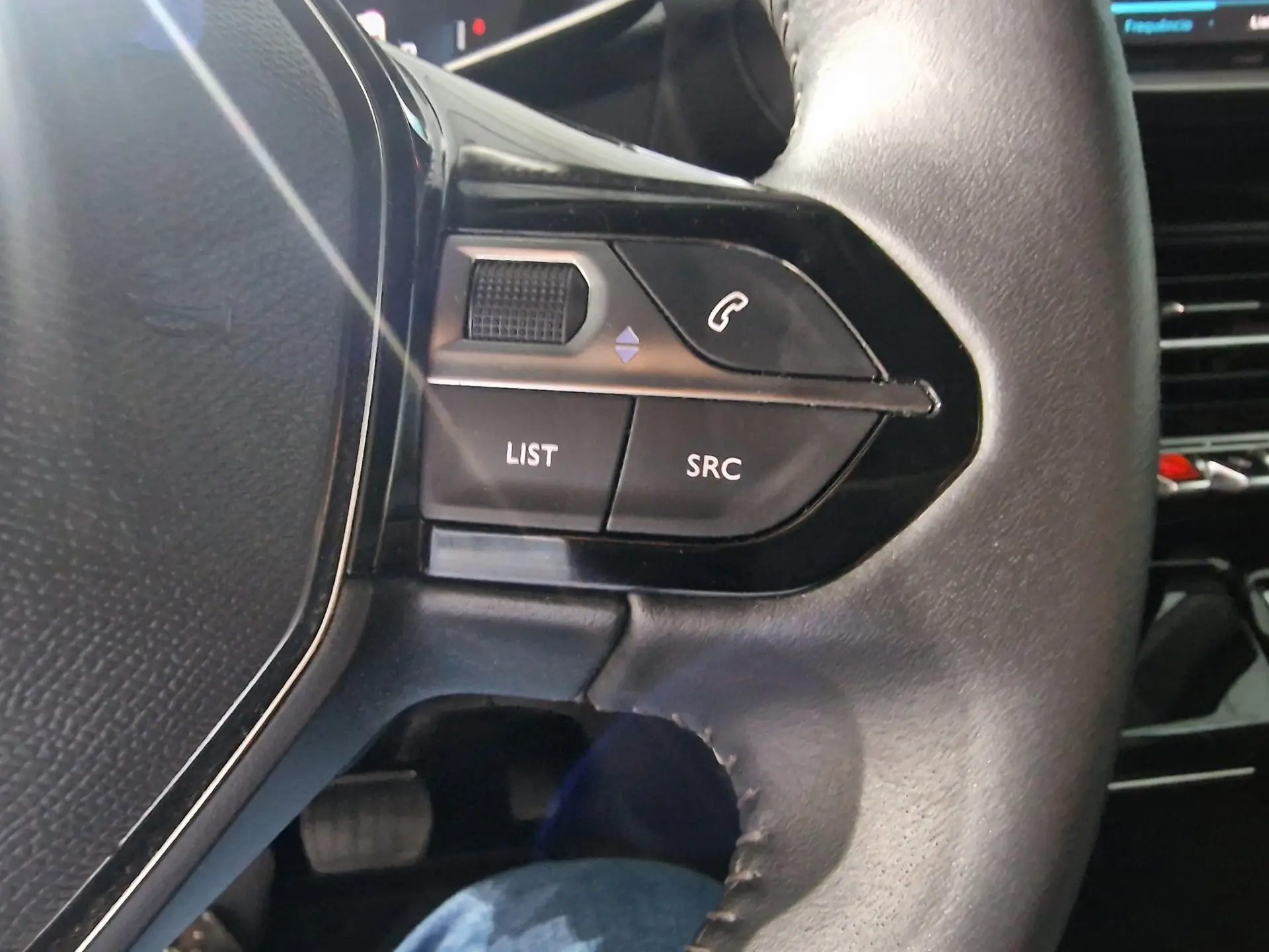 Peugeot e-2008 50 kWh Allure Pack 14