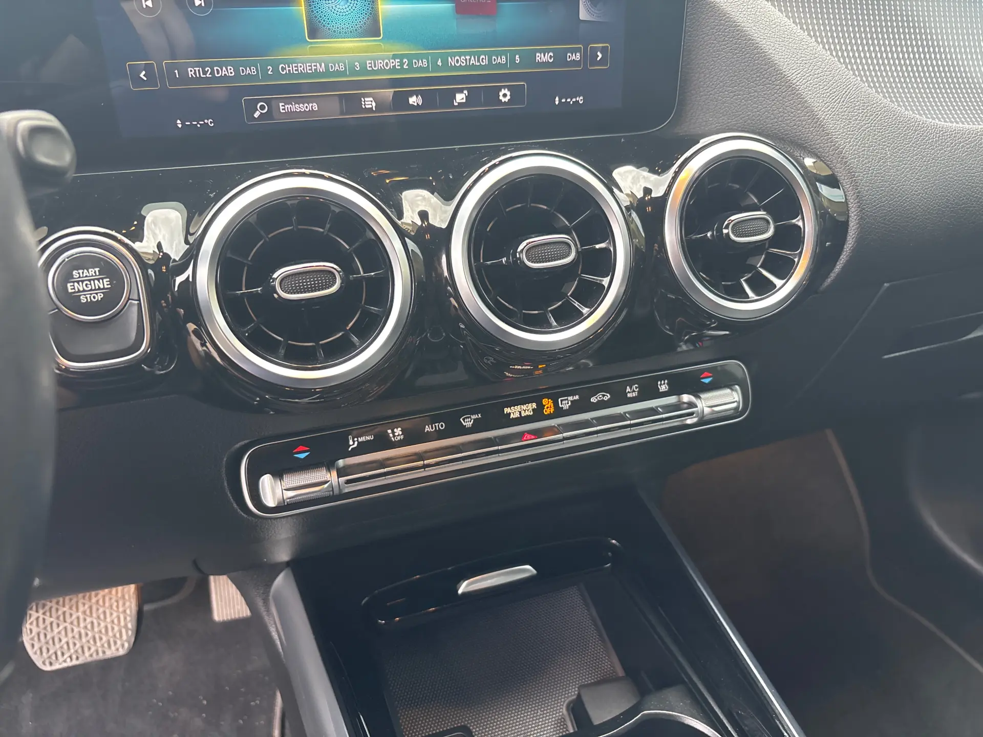 Mercedes-Benz GLA 250 e 8G-DCT Style 16