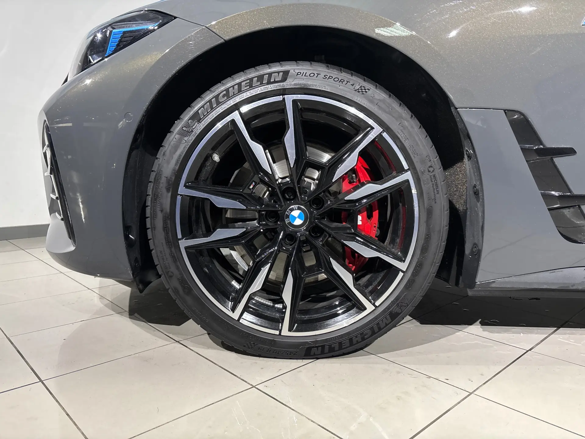 BMW i4 M50 Pack Desportivo M Pro 33