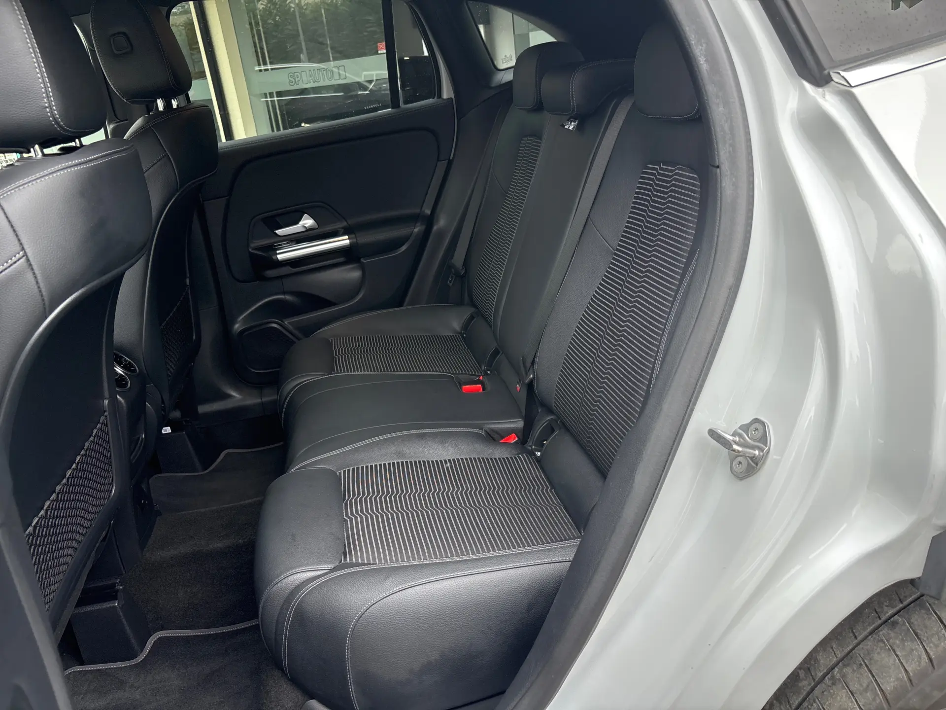 Mercedes-Benz GLA 250 e 8G-DCT Style 10