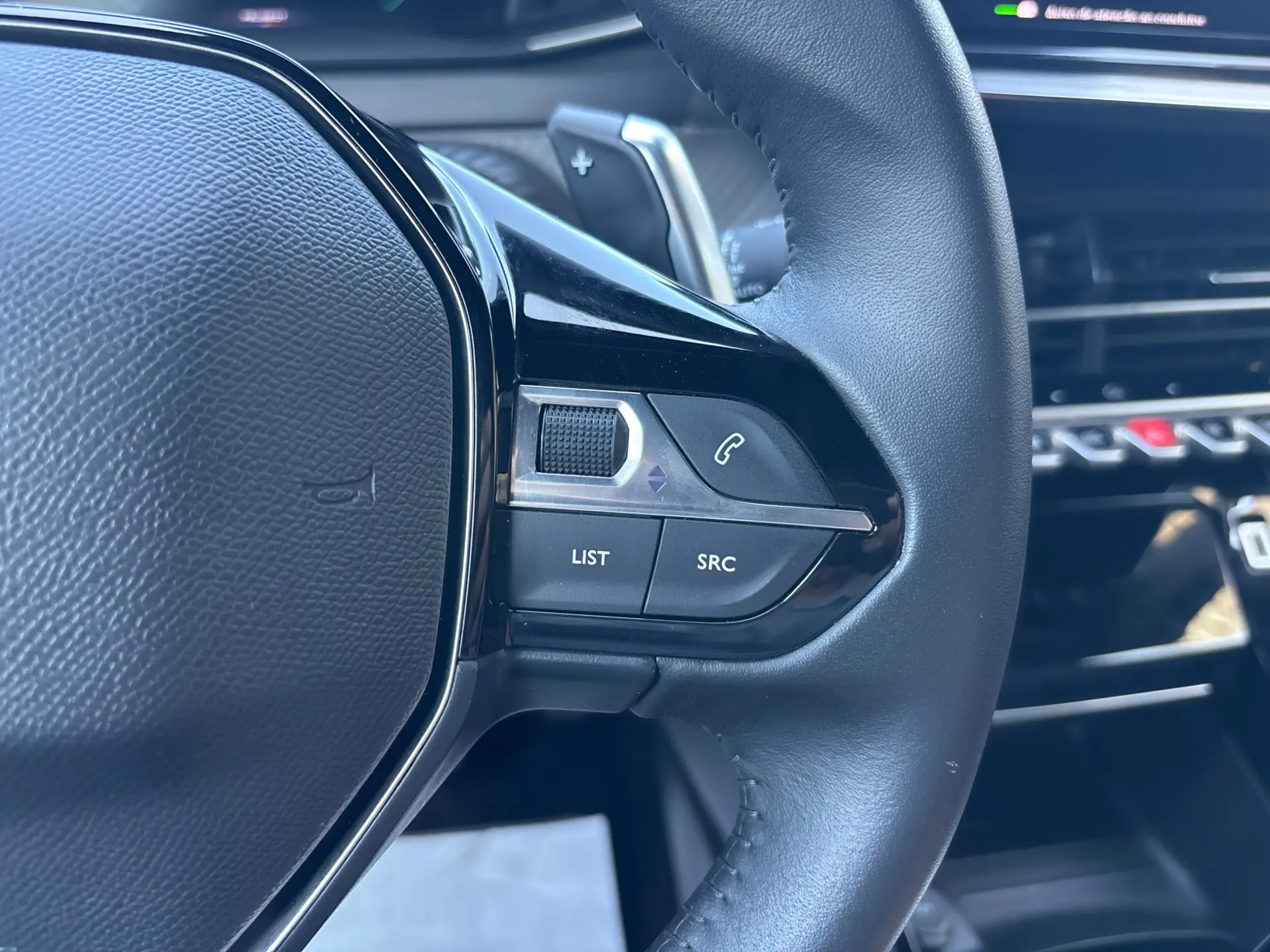 Peugeot 2008 Hybrid 145 e-DSC Allure 22