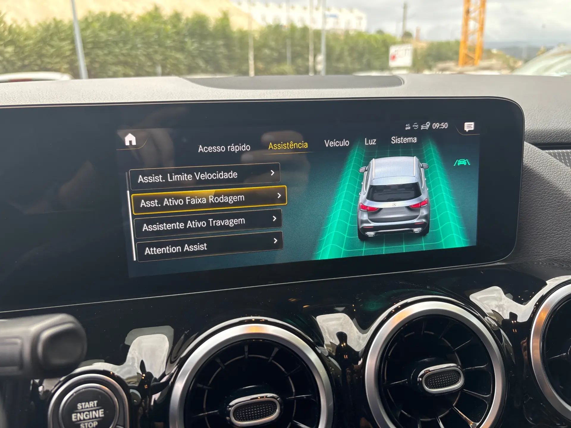 Mercedes-Benz GLA 250 e 8G-DCT Style 14