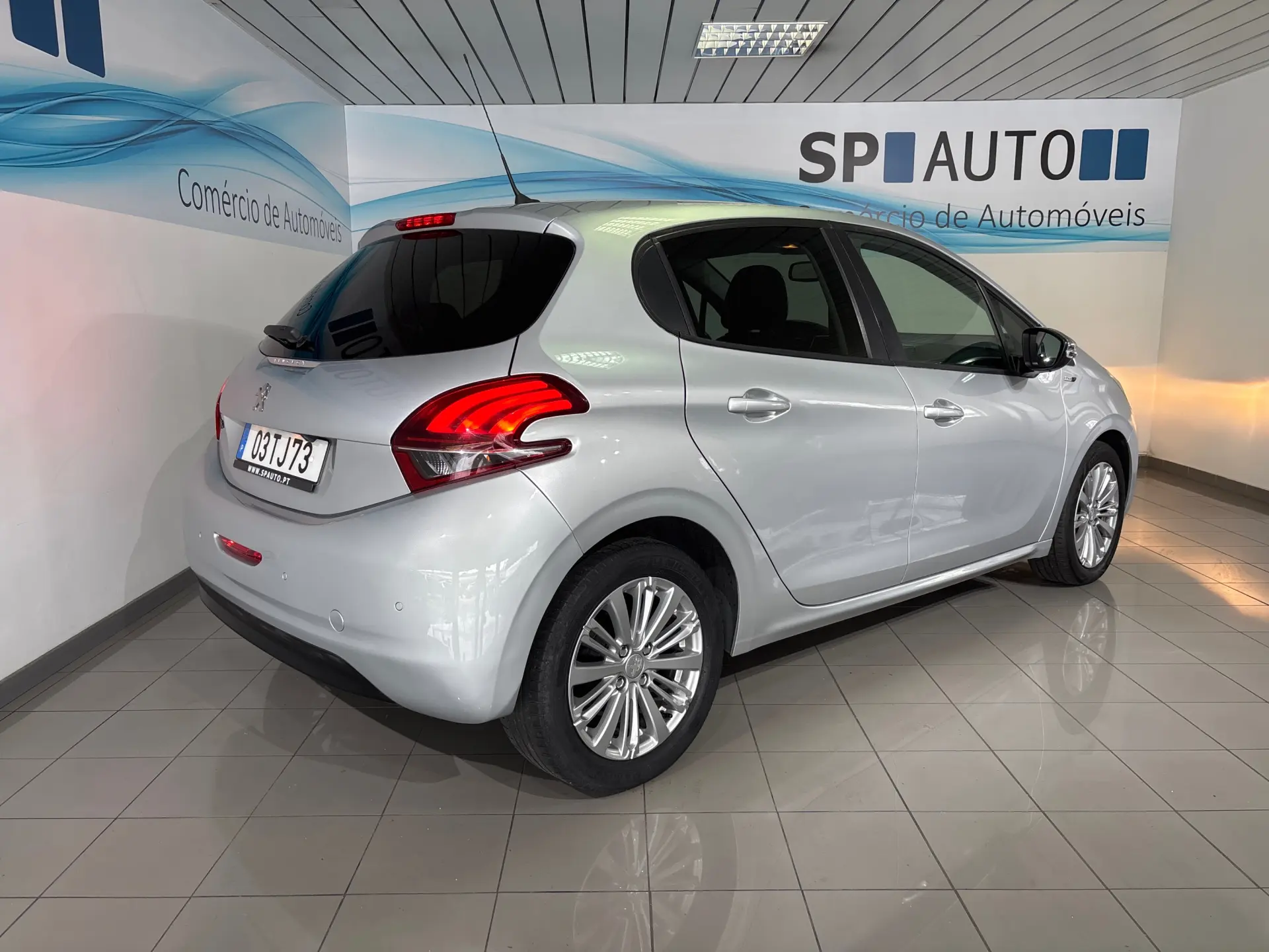 Peugeot 208 1.6 BlueHDi Active 5