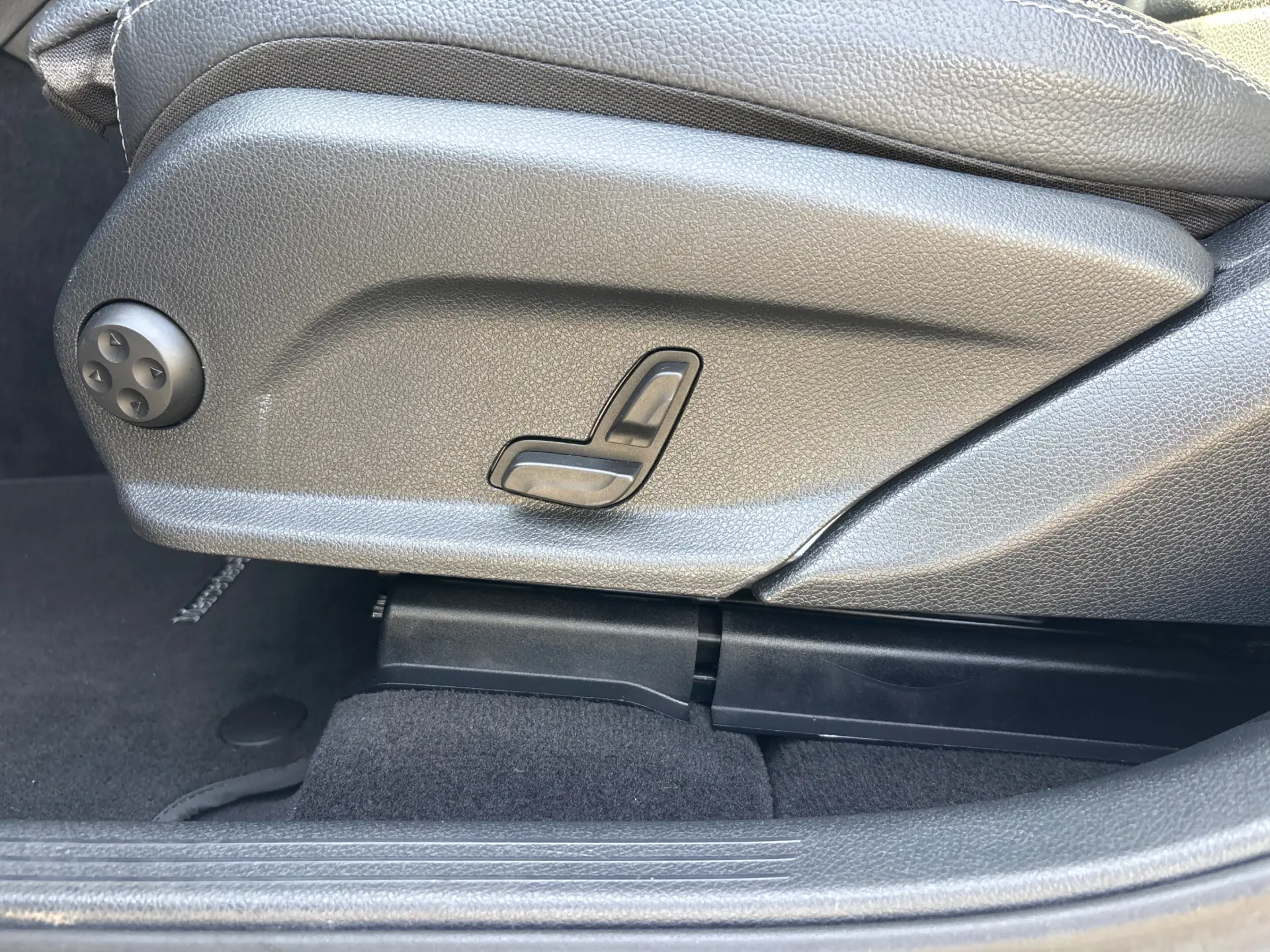 Mercedes-Benz GLC 300 e 4Matic 8