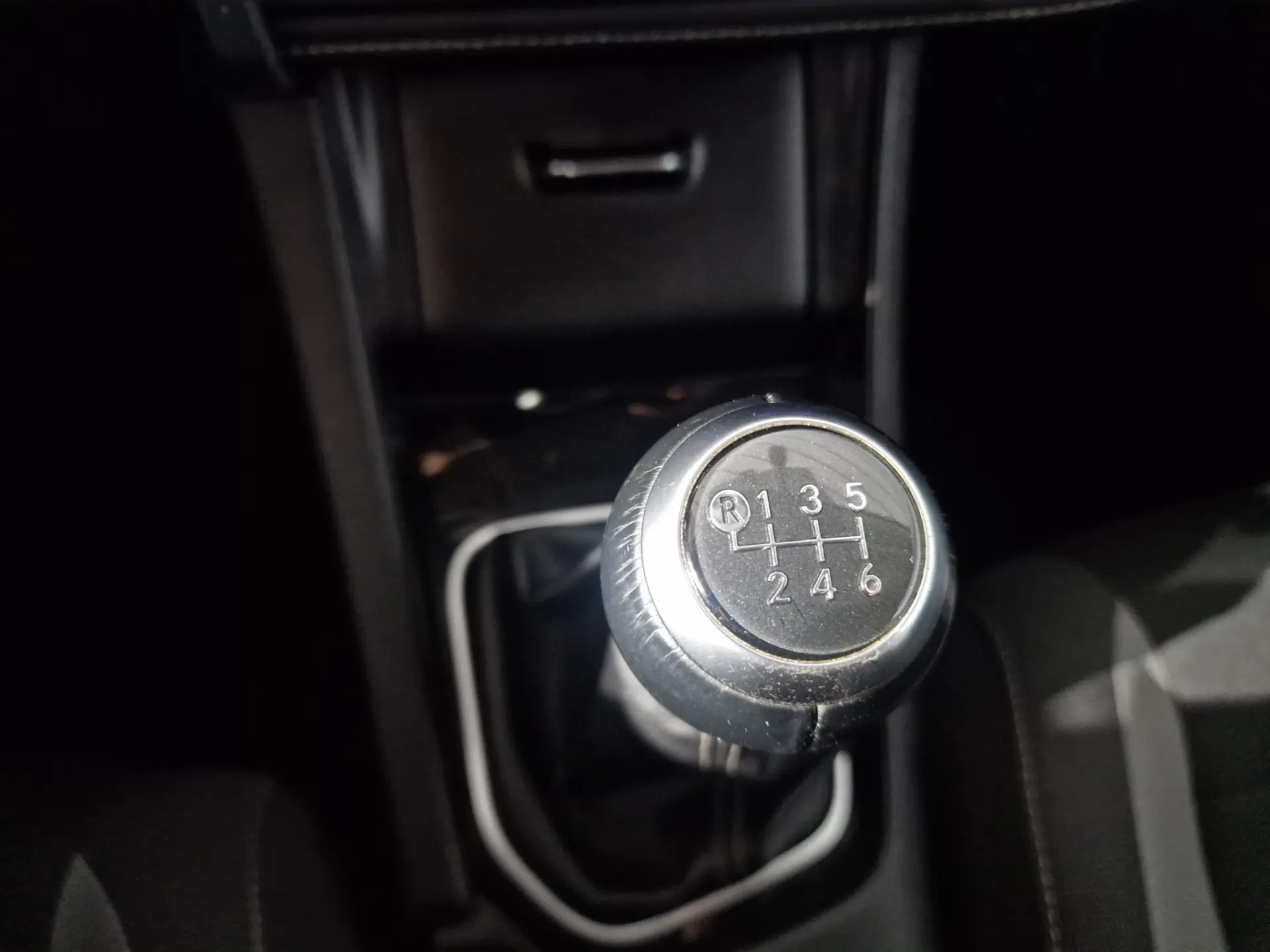 Toyota Auris Touring Sports 13