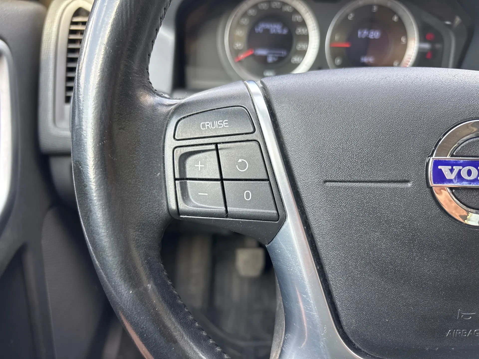 Volvo XC 60 2.4 D Drive Momentum 8