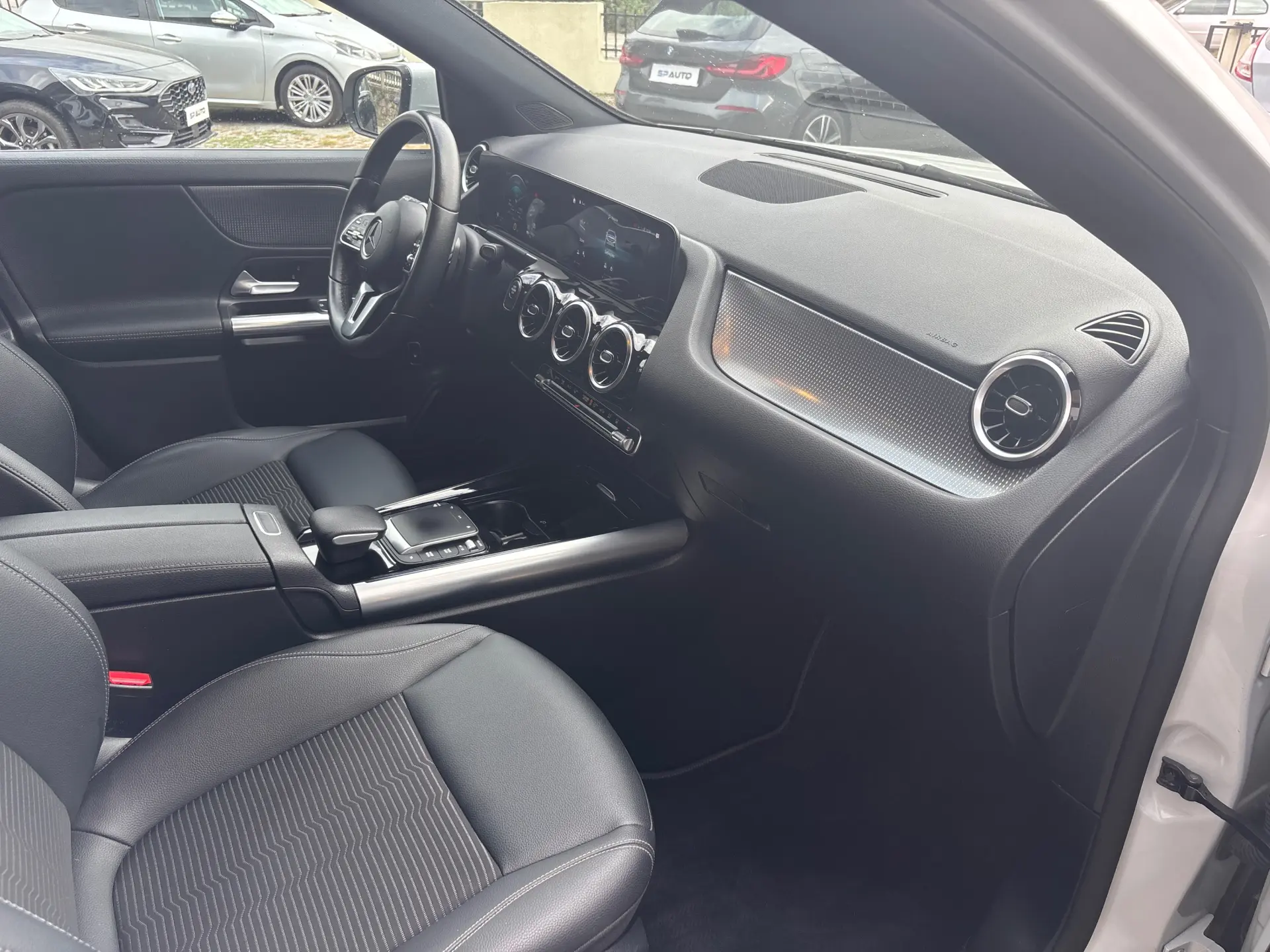Mercedes-Benz GLA 250 e 8G-DCT Style 9
