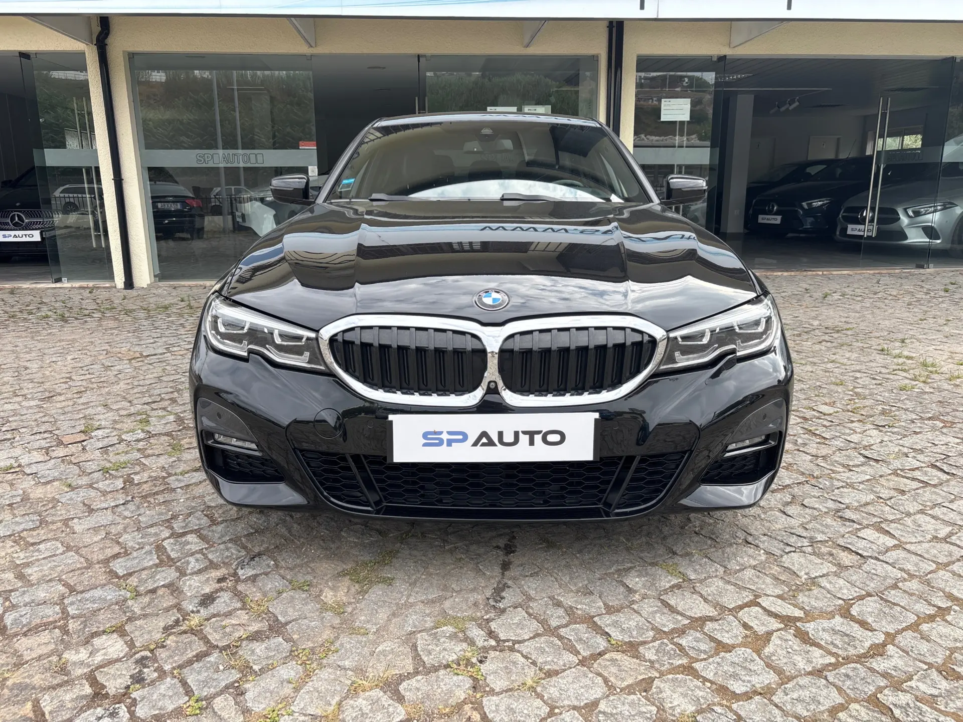 BMW 320 d Pack M Auto 3