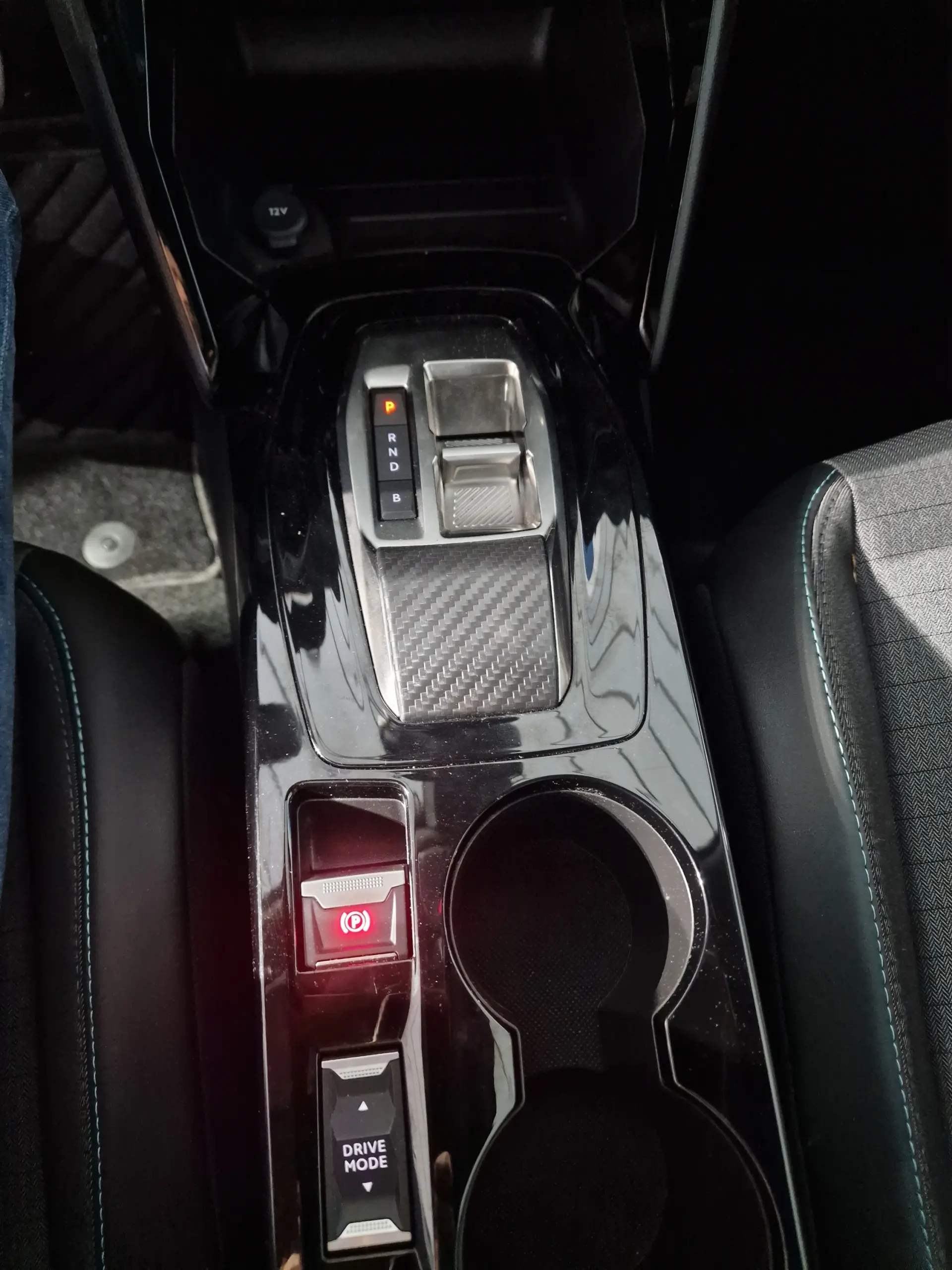 Peugeot e-2008 50 kWh Allure Pack 10