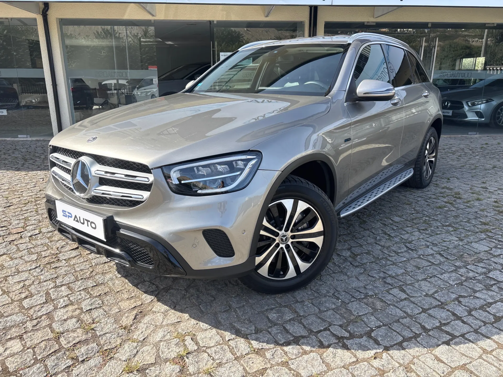 Mercedes-Benz GLC 300 e 4Matic 1