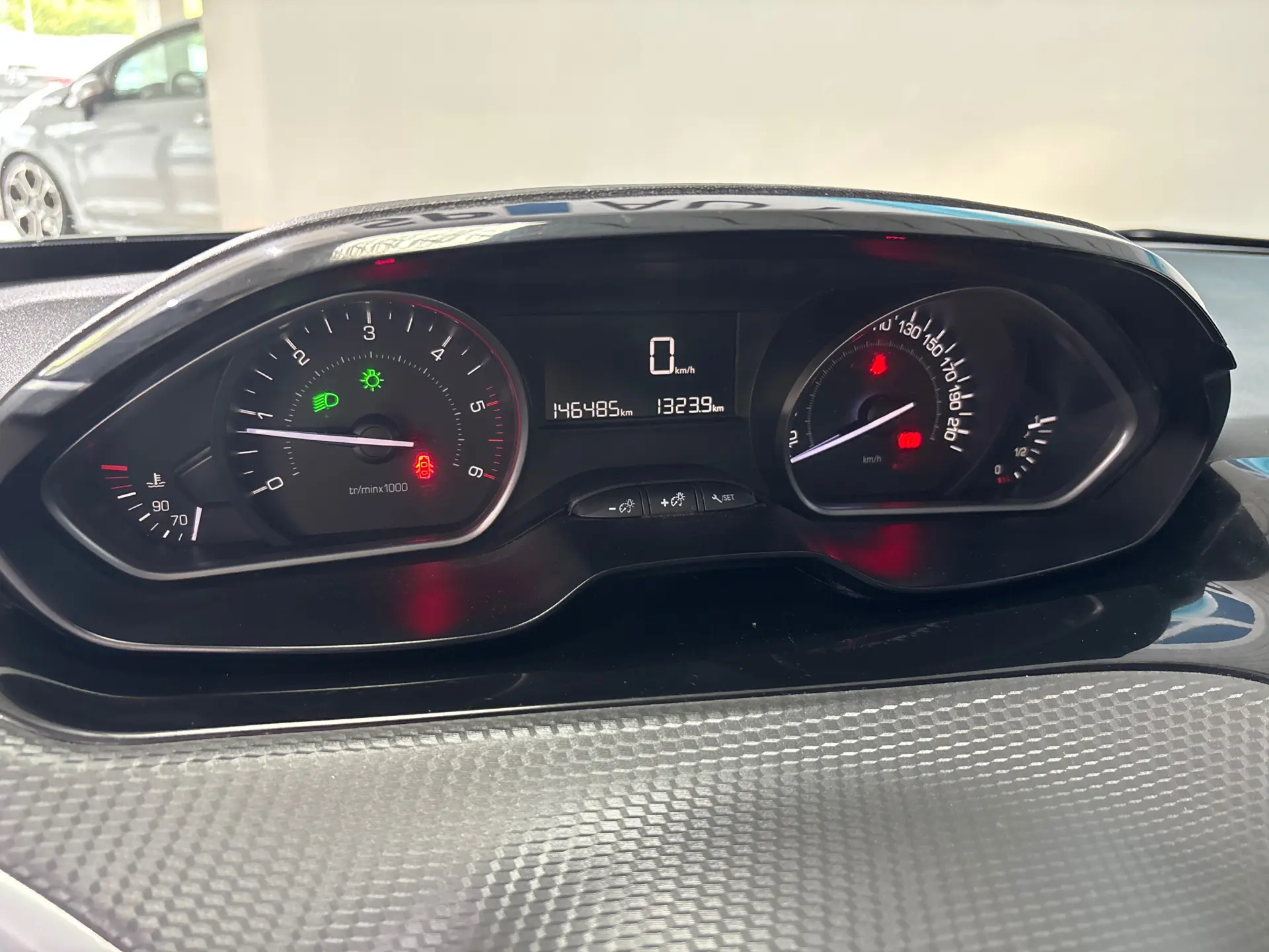 Peugeot 208 1.6 BlueHDi Active 23