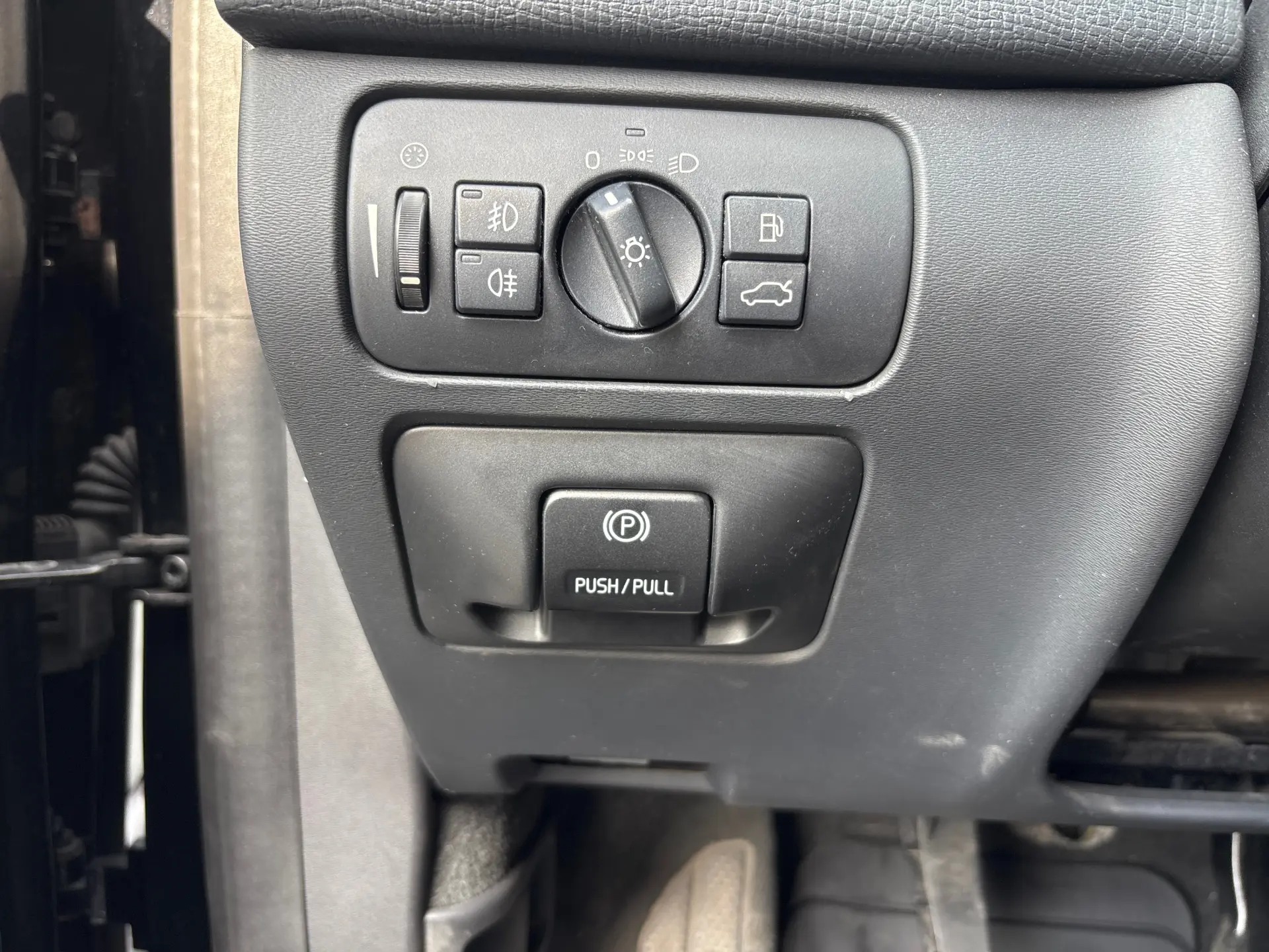 Volvo XC 60 2.4 D Drive Momentum 13