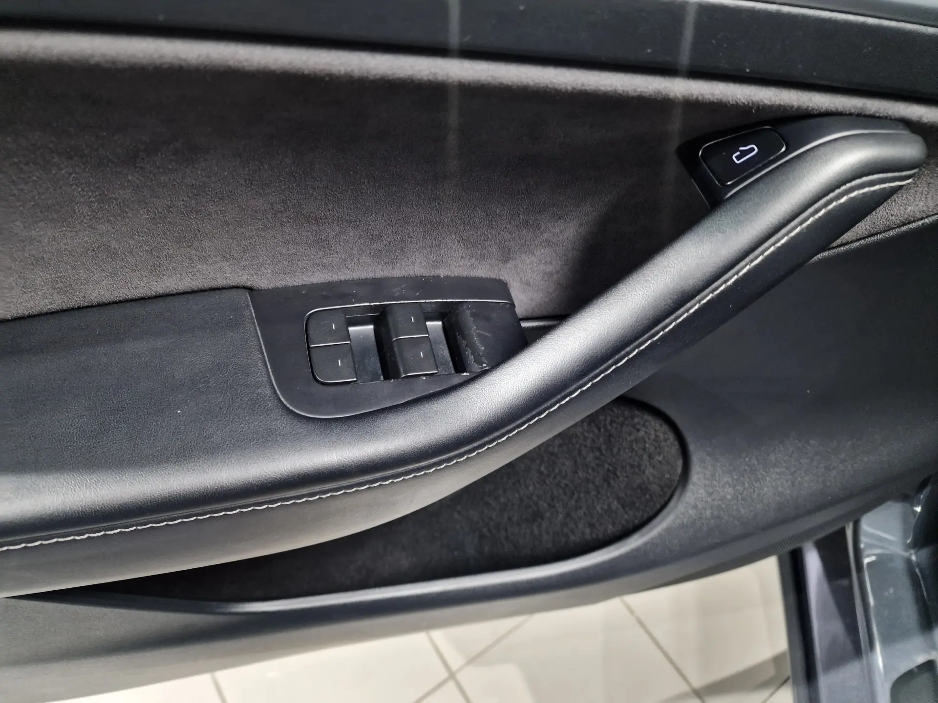 Tesla Model Y 6