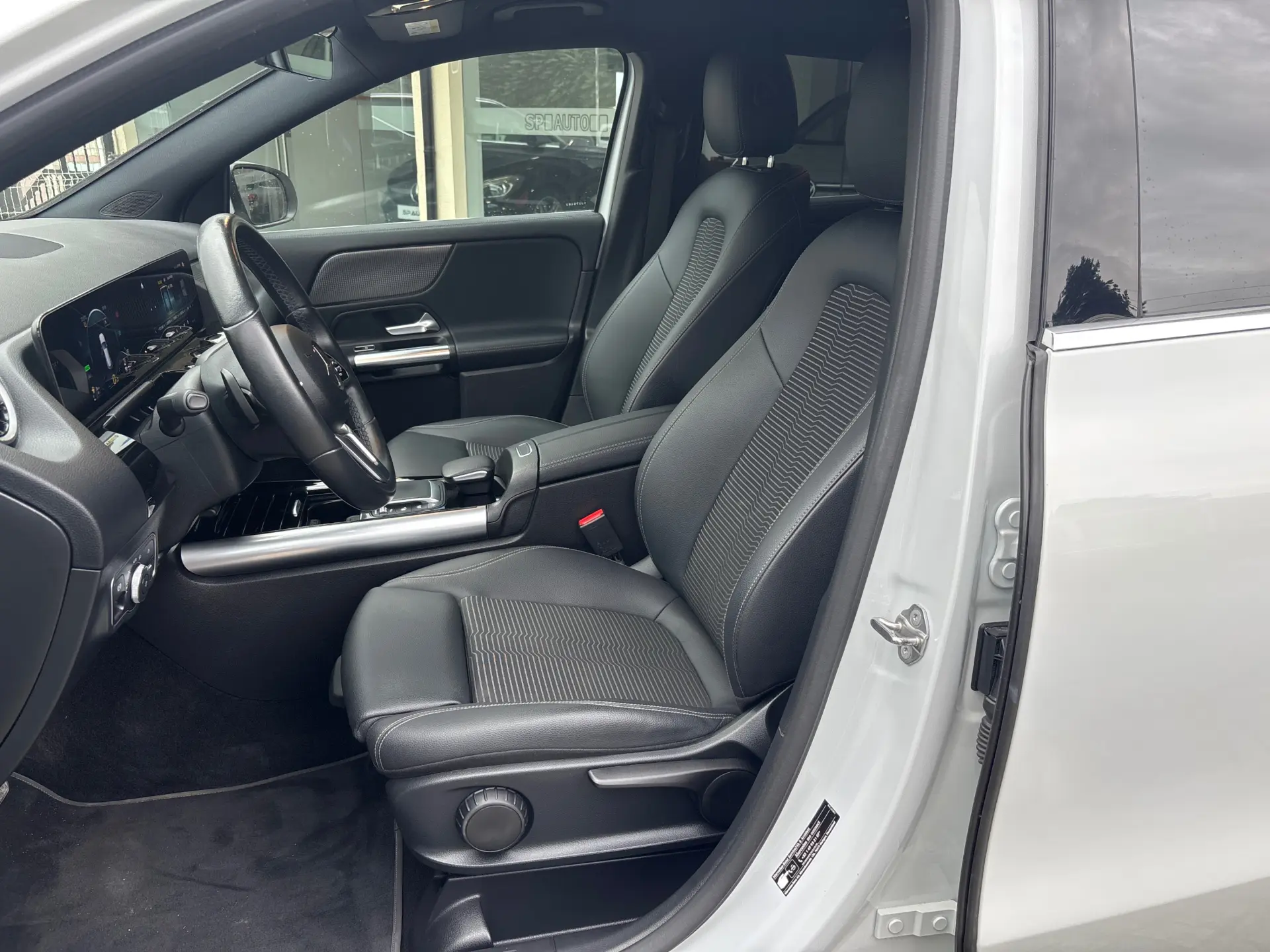 Mercedes-Benz GLA 250 e 8G-DCT Style 8
