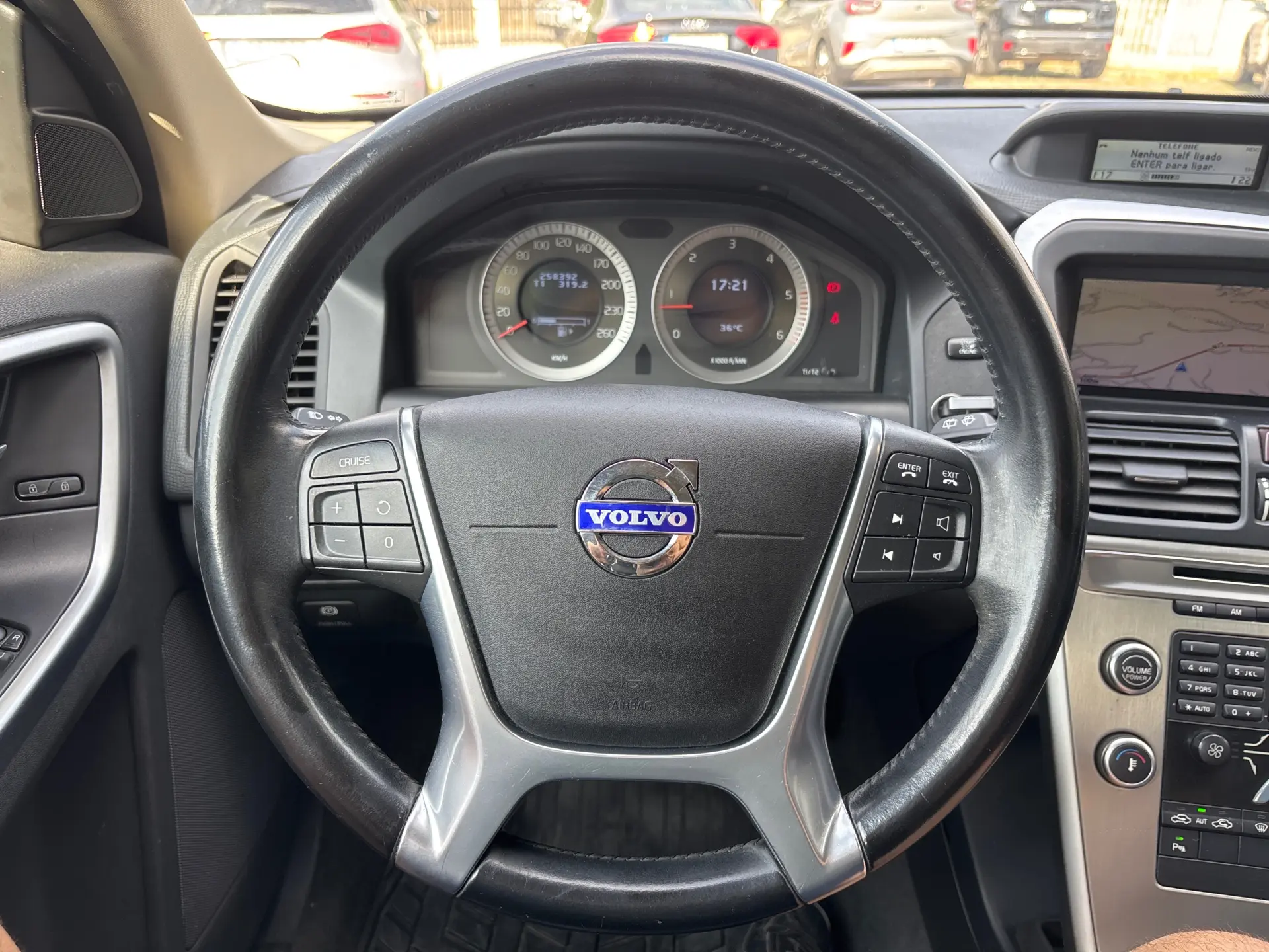 Volvo XC 60 2.4 D Drive Momentum 11