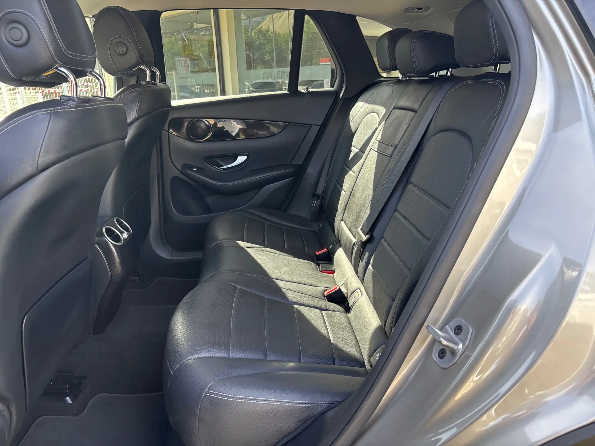 Mercedes-Benz GLC 300 e 4Matic 11
