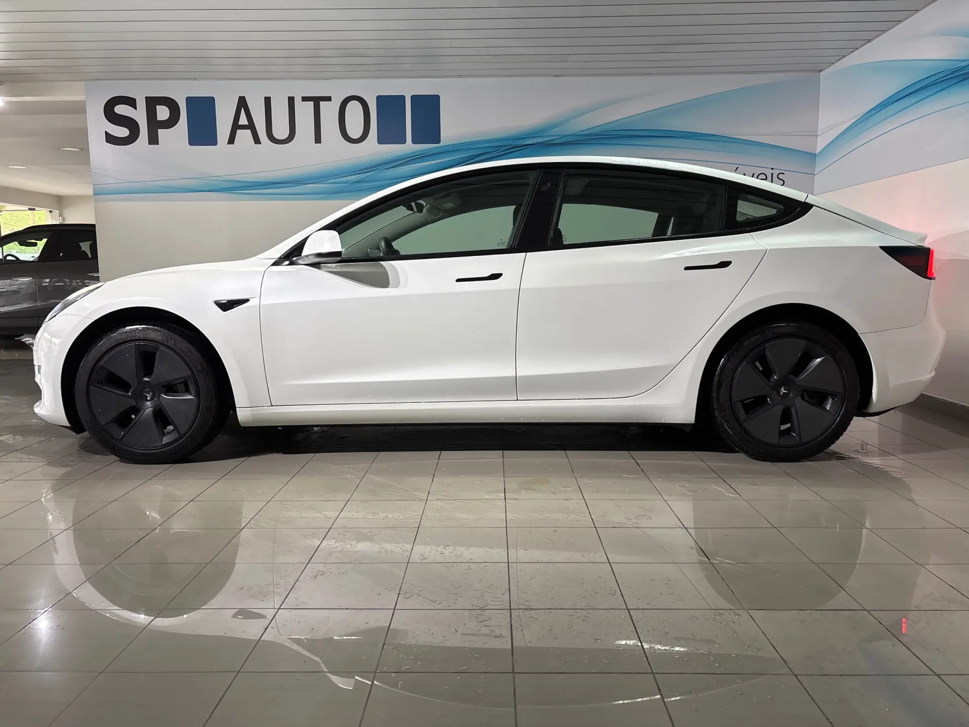 Tesla Model 3 Long Range Tração Traseira 4