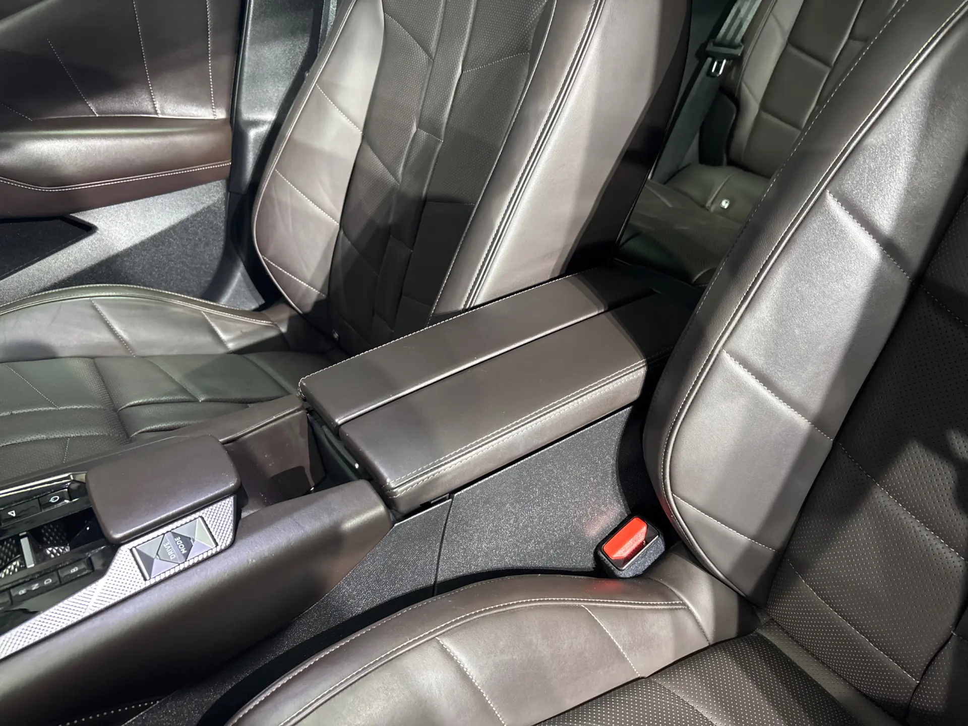 DS DS4 E-Tense Rivoli Cross EAT8 19