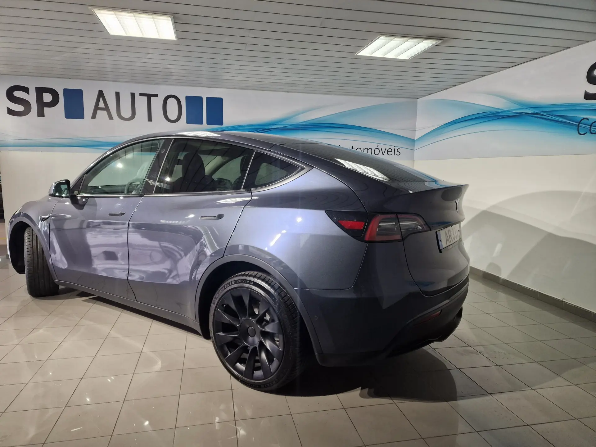 Tesla Model Y 3