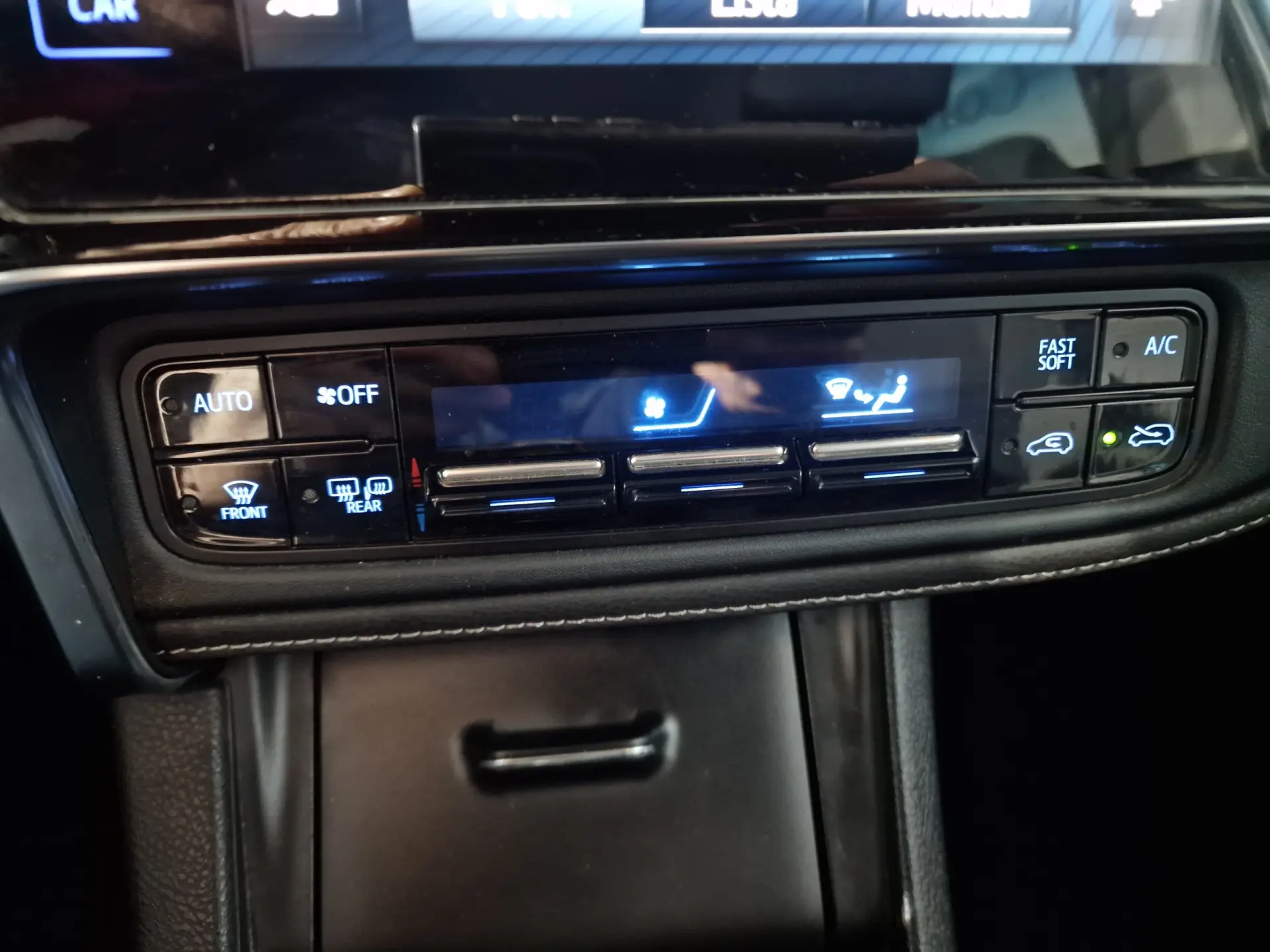 Toyota Auris Touring Sports 12