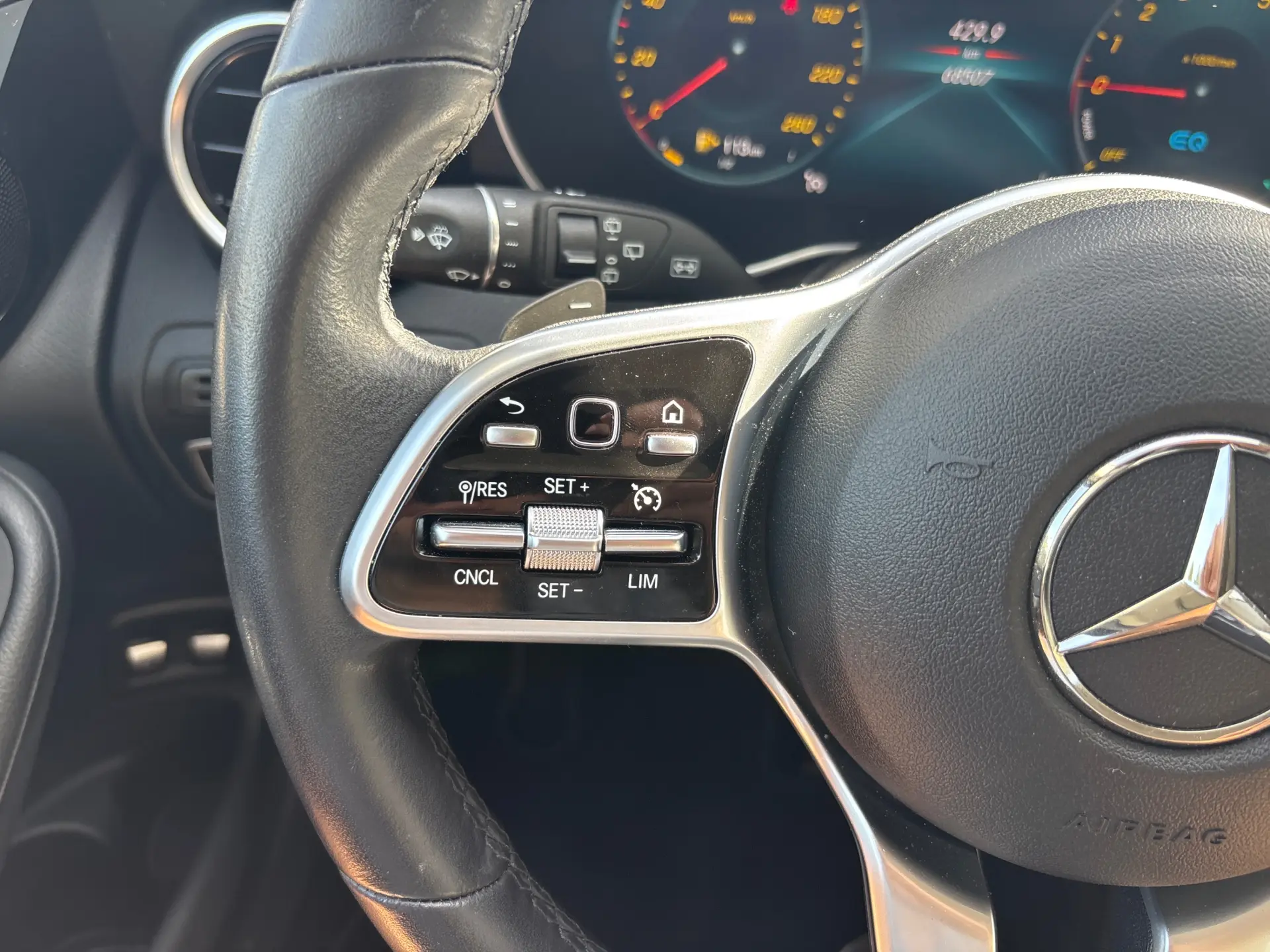 Mercedes-Benz GLC 300 e 4Matic 21