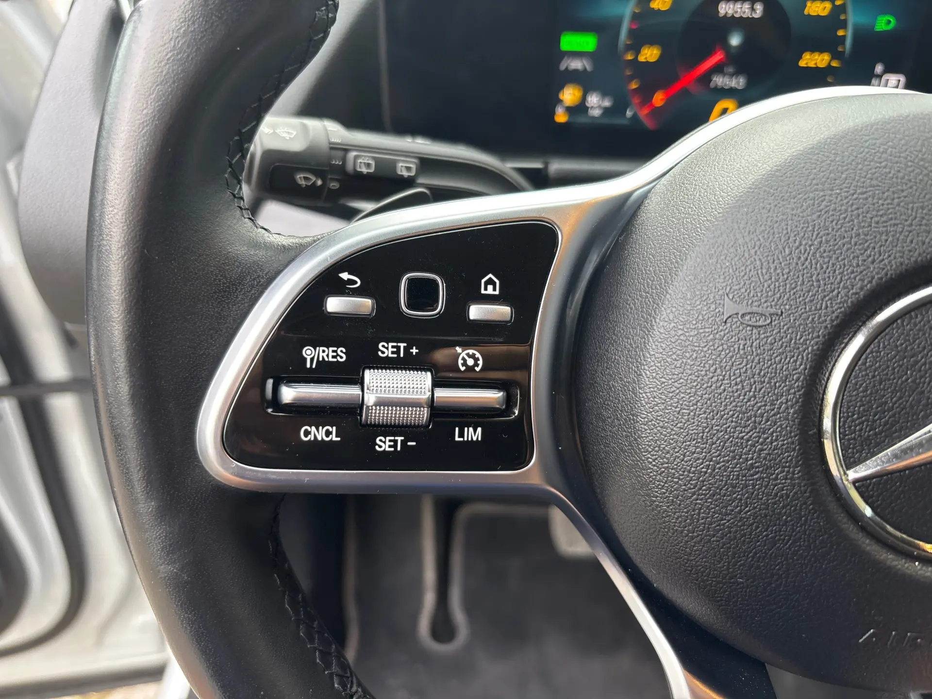 Mercedes-Benz GLA 250 e 8G-DCT Style 20