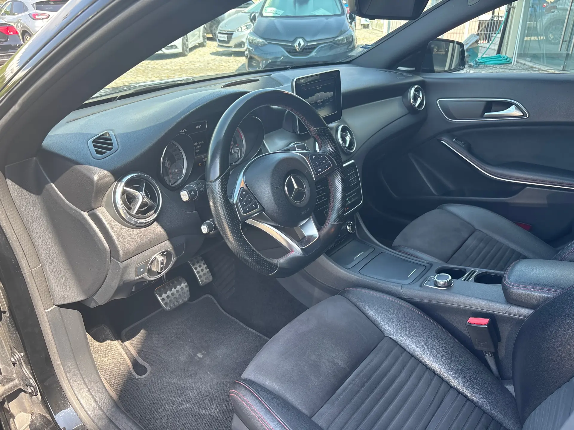 Mercedes-Benz CLA 220 d Shooting Brake AMG Line Aut. 8