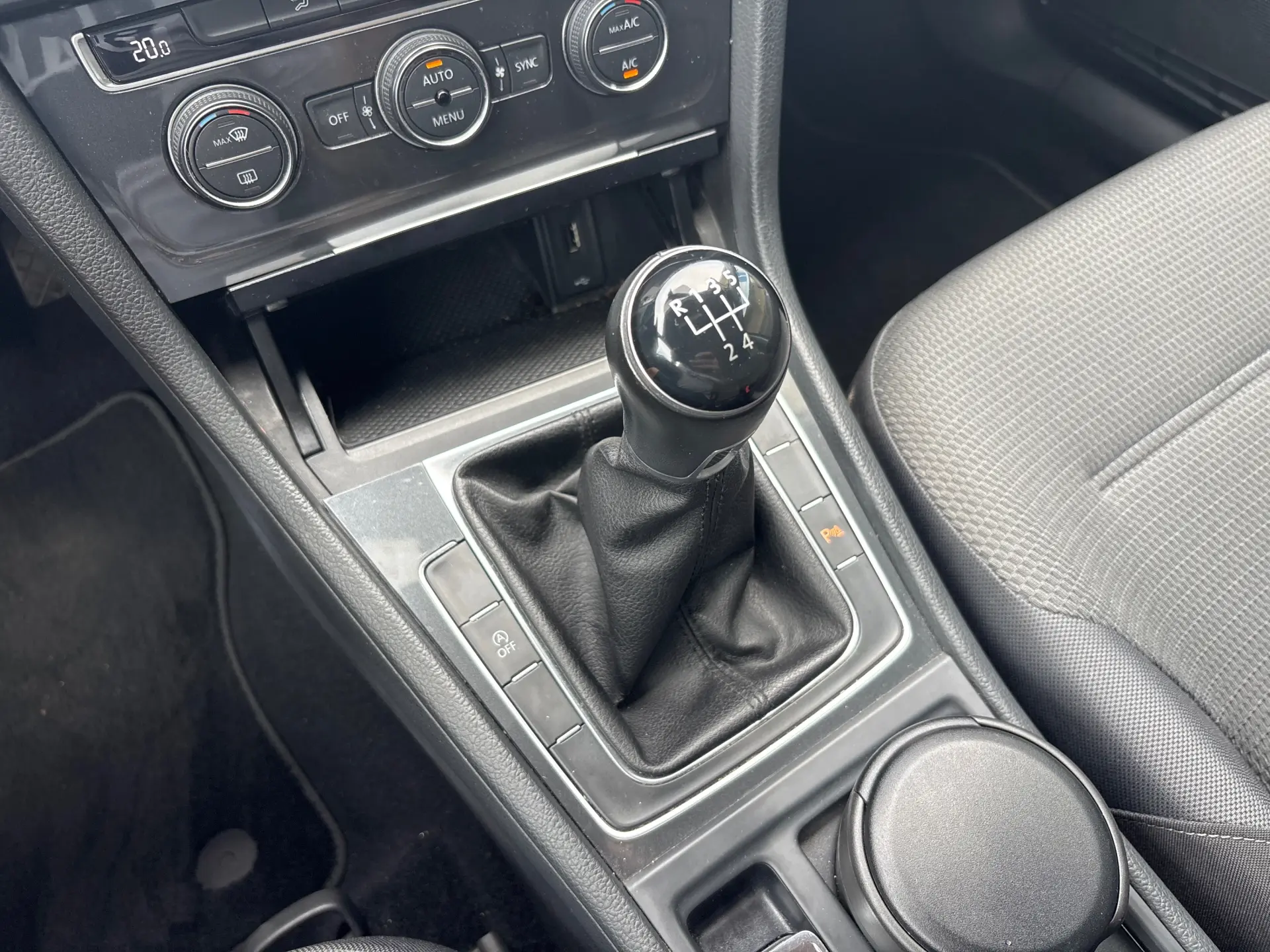 Volkswagen Golf Variant 1.6 TDi Confortline 15