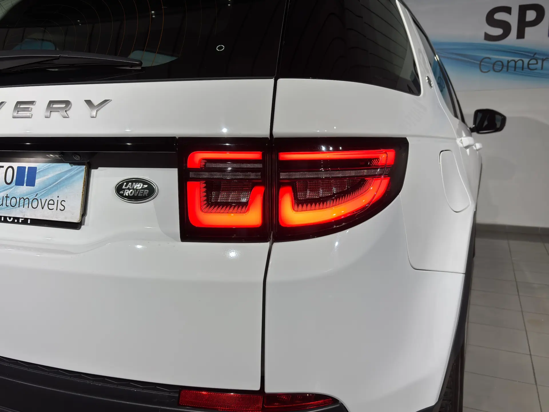 Land Rover Discovery Sport 1.5 I3 P300e AWD R-Dynamic SE 28