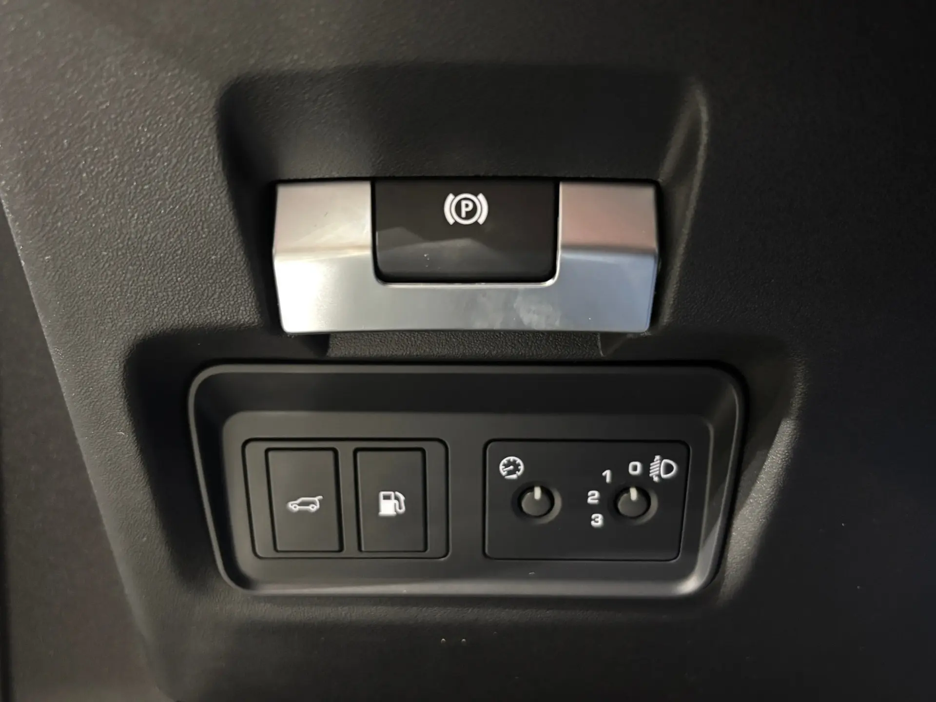 Land Rover Discovery Sport 1.5 I3 P300e AWD R-Dynamic SE 25