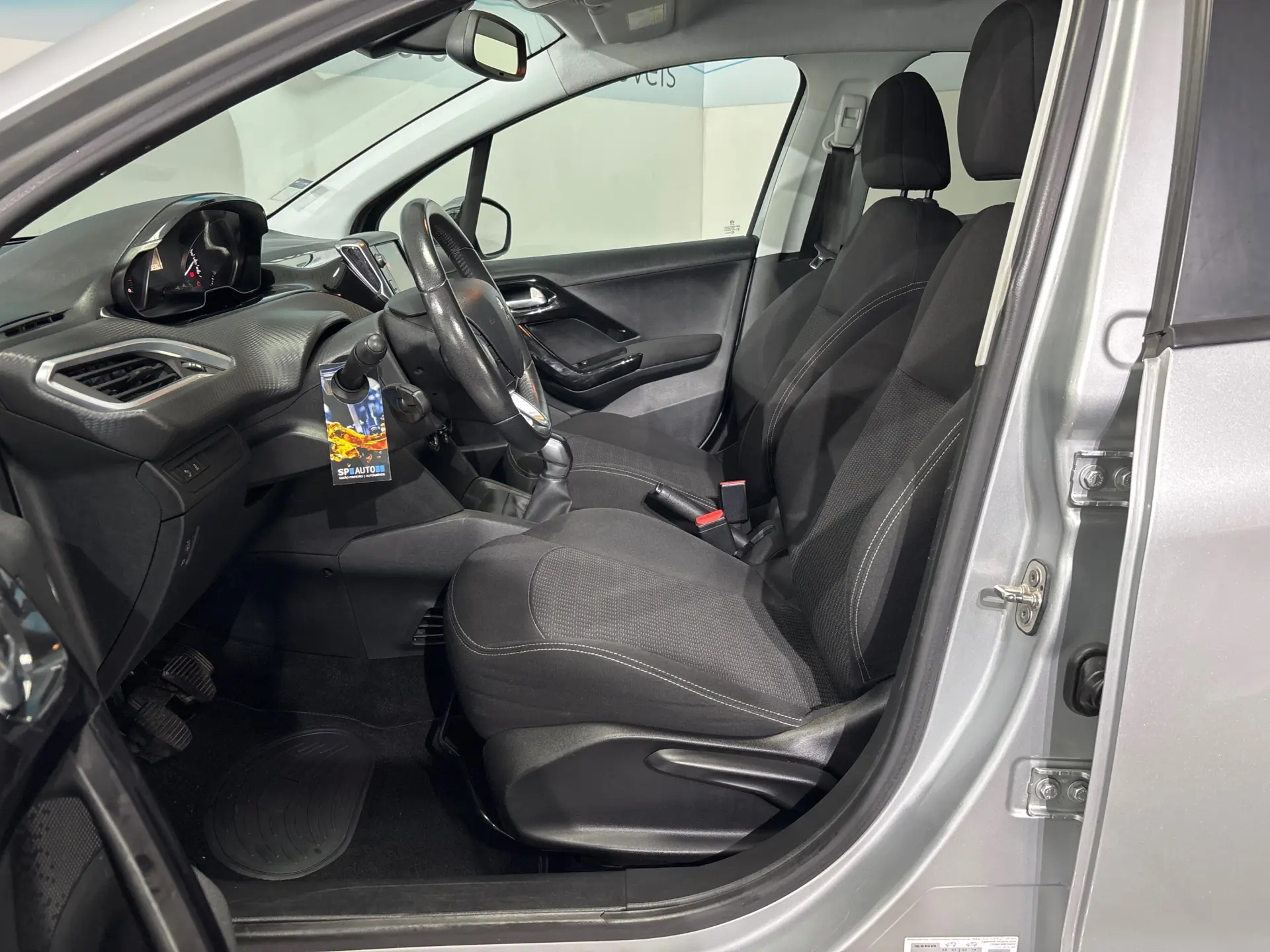 Peugeot 208 1.6 BlueHDi Active 8