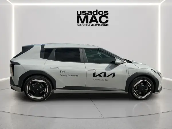 Kia EV4 5