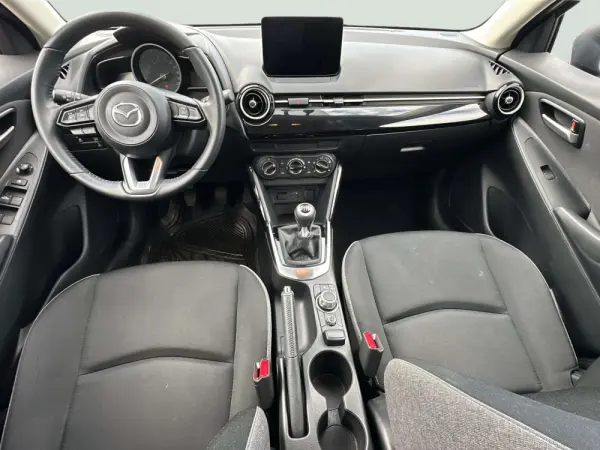 Mazda 2 1.5 E-Skyactiv G 90cv Centre-Line 5P cvm 6 vlc. 7