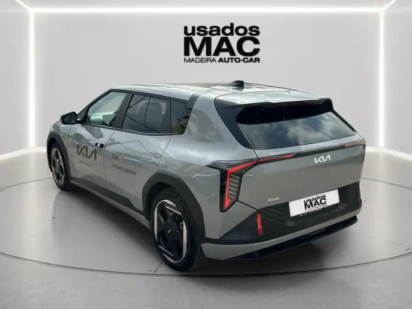 Kia EV4 4