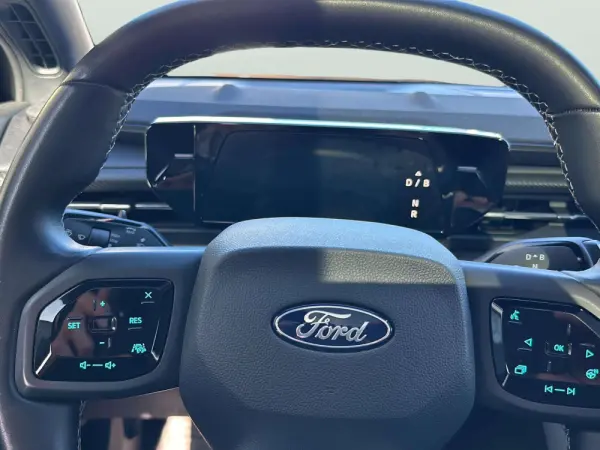 Ford Explorer 8